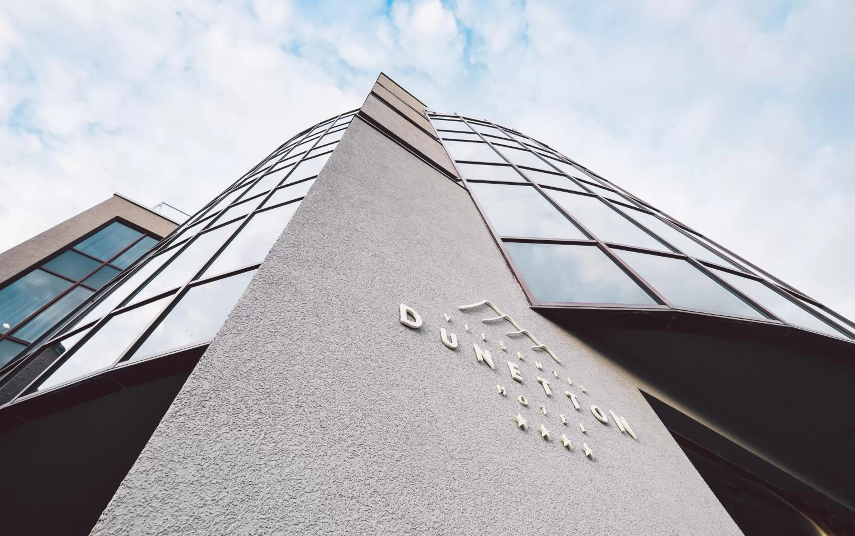 Facade/entrance in Dunetton - self check-in hotel