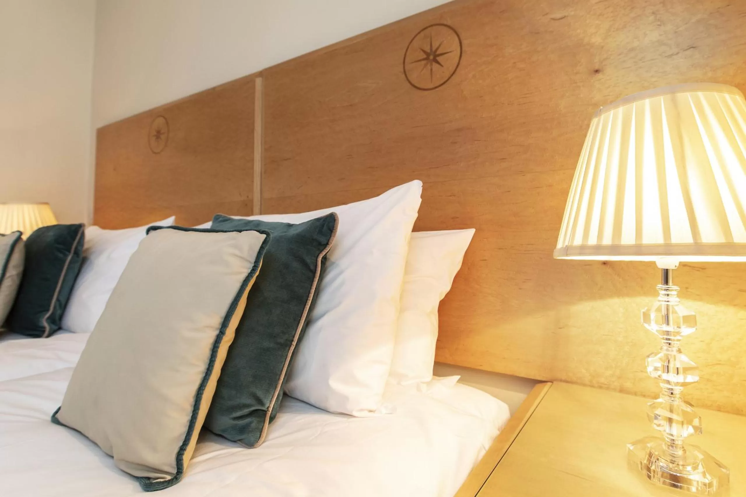 Bedroom, Bed in The Windermere Hotel, London