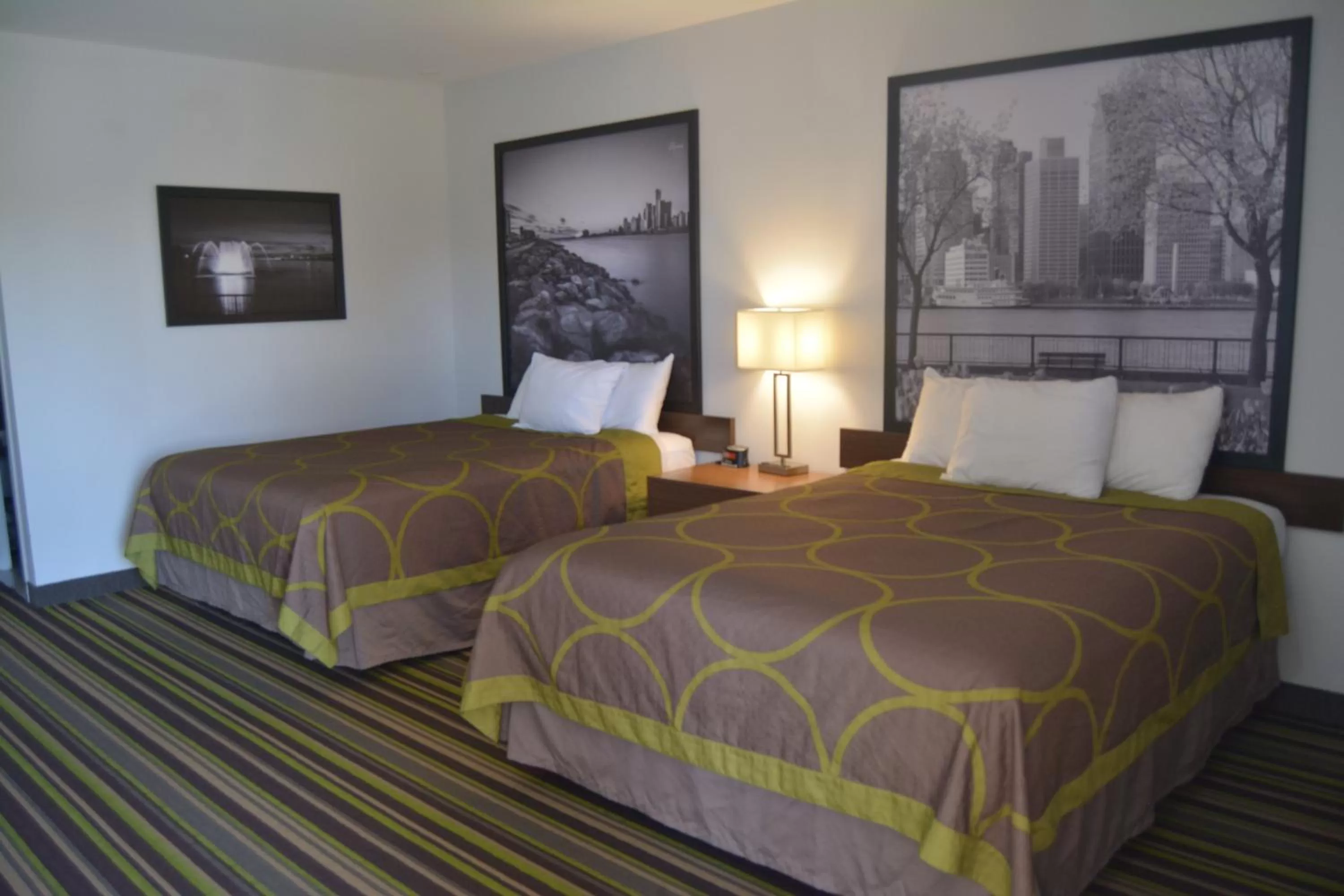 Photo of the whole room in Super 8 by Wyndham Windsor/Dougall