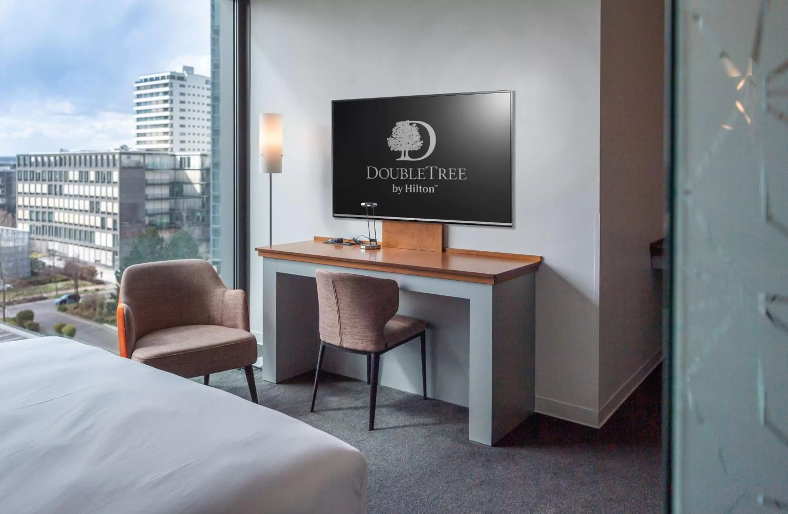 Bedroom, Bed in DoubleTree by Hilton Frankfurt Niederrad
