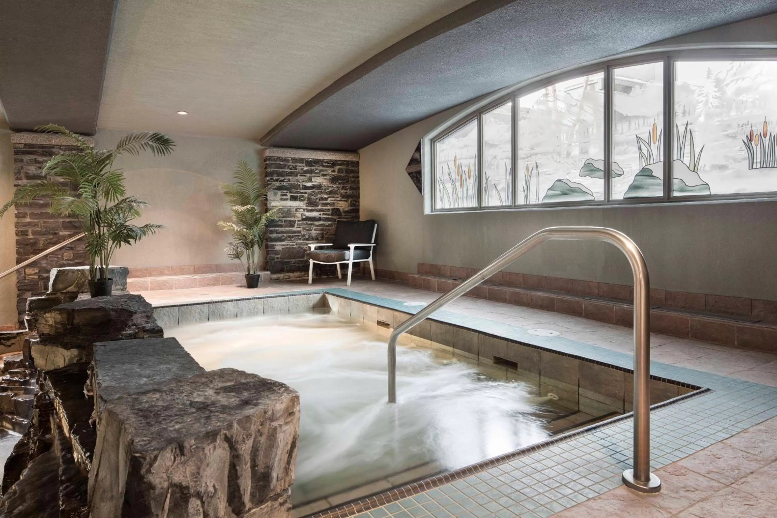 Hot Tub in Royal Canadian Lodge
