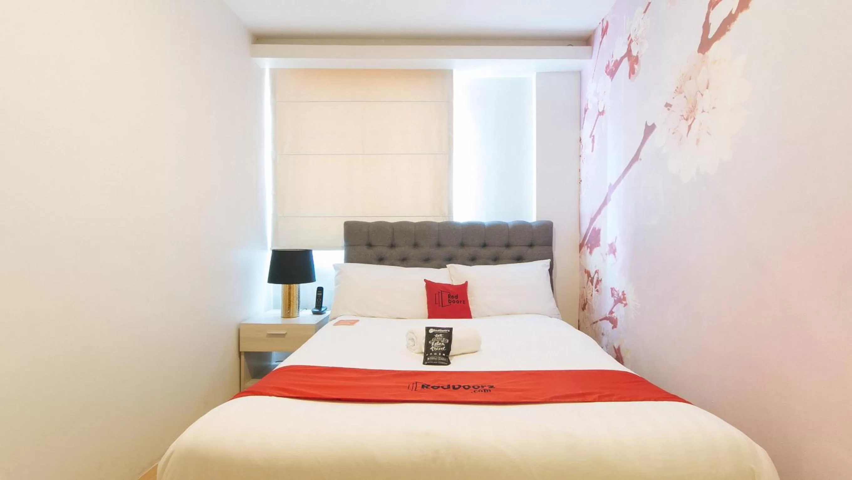 Bed in RedDoorz Plus at La Belle Residences Makati City