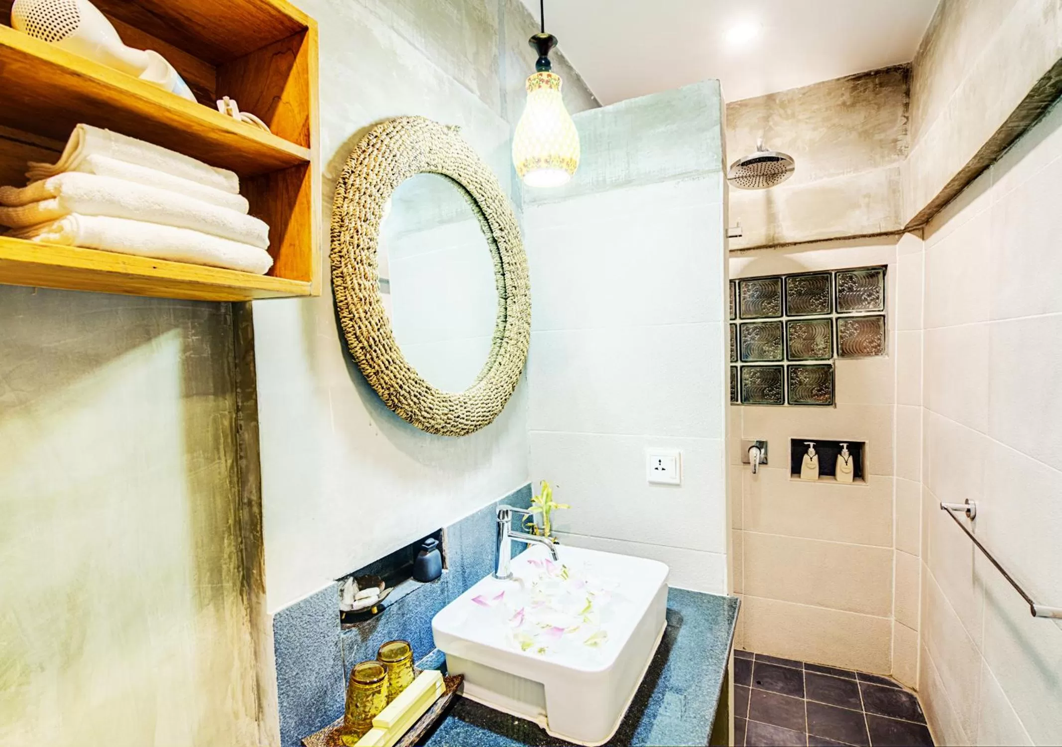 Toilet in Maison Model d'Angkor