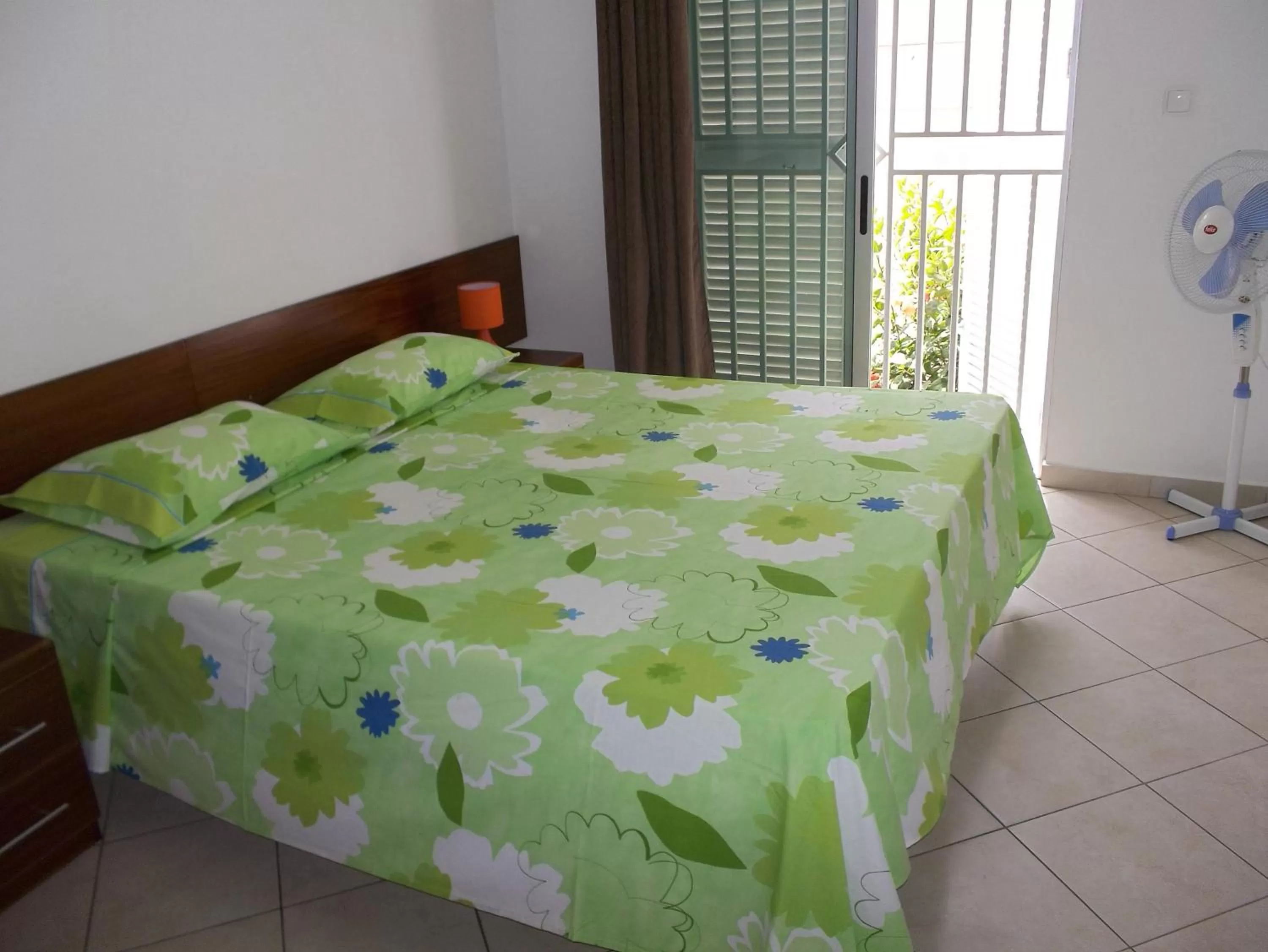 Photo of the whole room, Room Photo in Basic Hotel