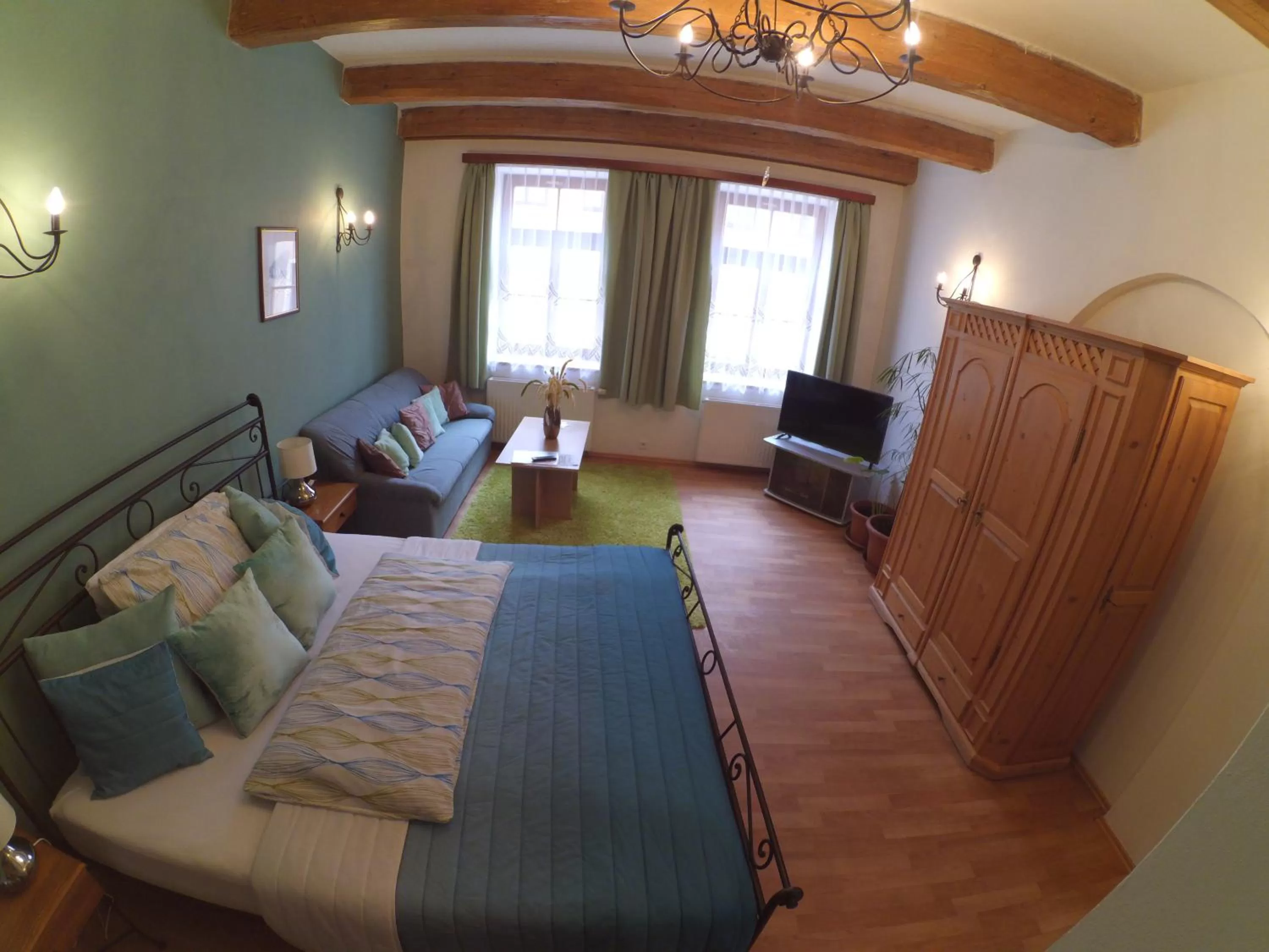 Photo of the whole room, Bed in Hotel Atrium