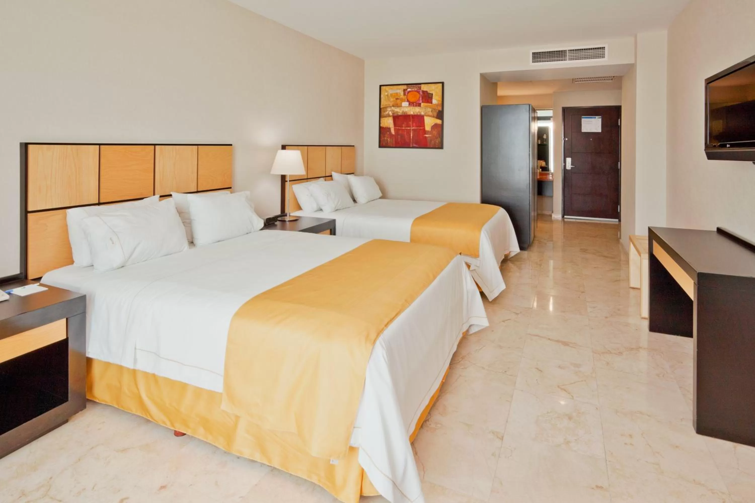 Photo of the whole room, Bed in Holiday Inn Express Ciudad Del Carmen by IHG