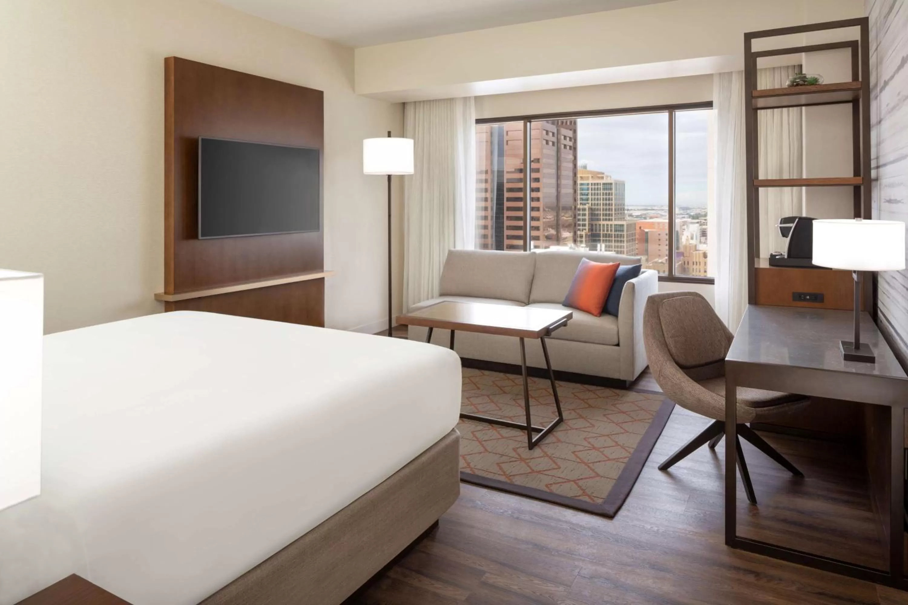 Photo of the whole room, Bed in Hyatt Regency Phoenix Downtown