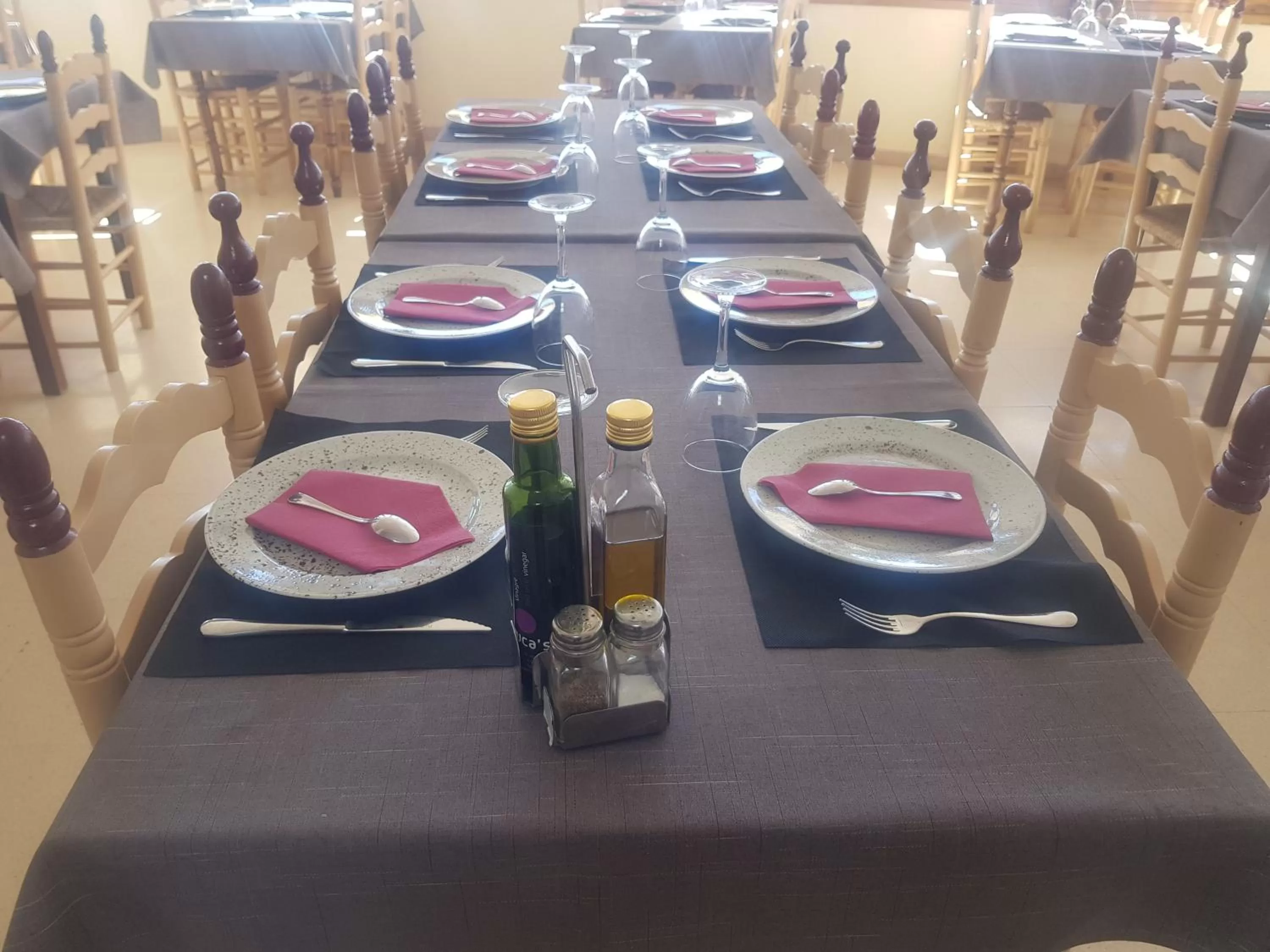 Restaurant/Places to Eat in Hostal Ondina