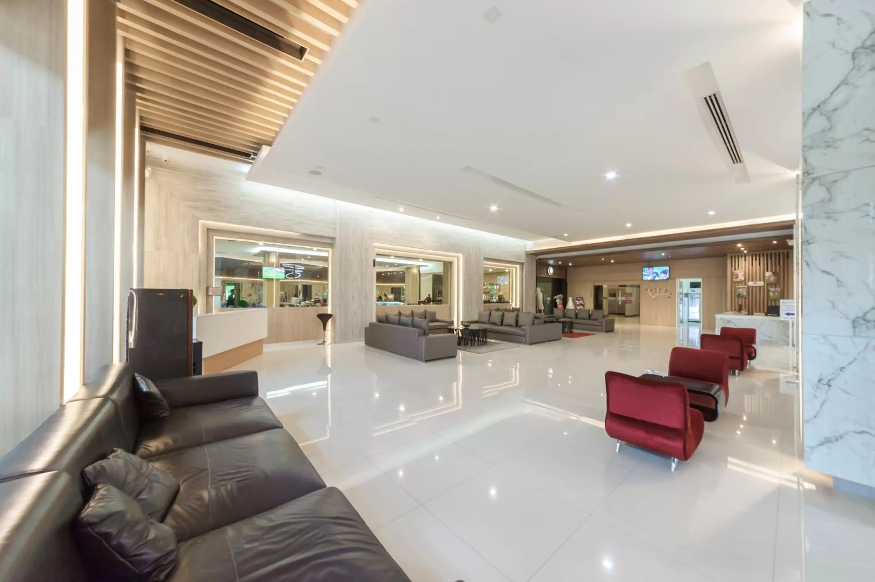 Lobby or reception in Eastpana Hotel - SHA Extra Plus