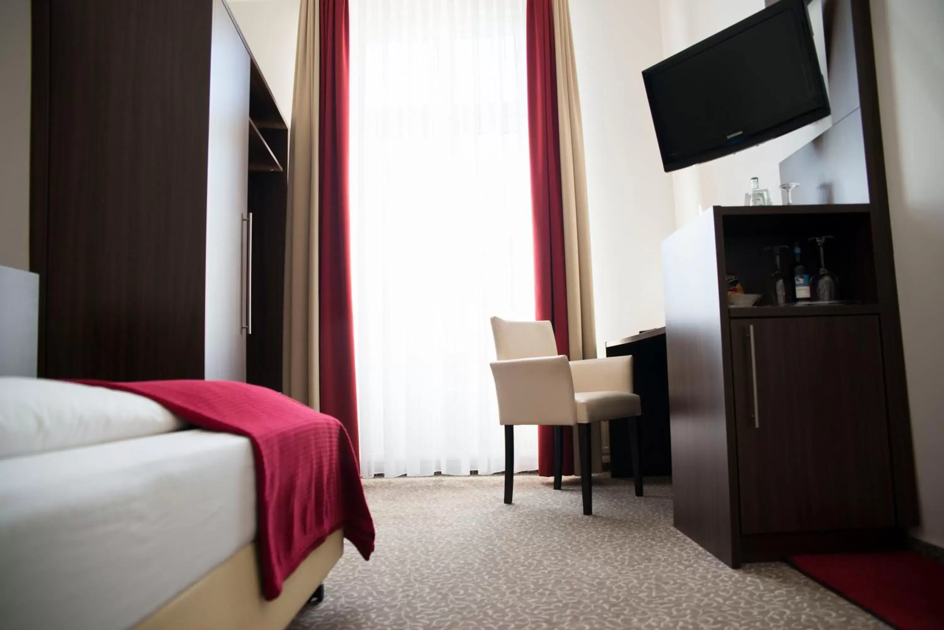 Single Room - single occupancy in Heerens Hotel Single Room - single occupancy in Heerens Hotel