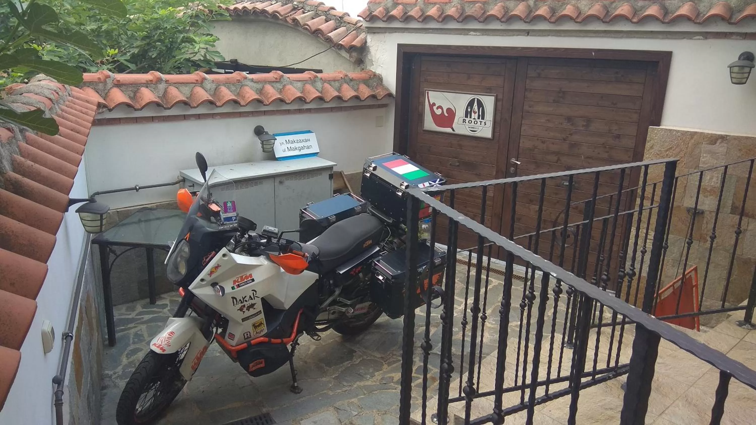 Inner courtyard view in Roots Hotel and Wine Bar