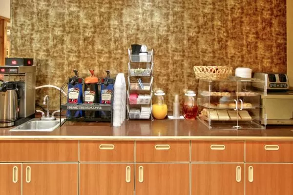 Restaurant/places to eat in Western Skies Inn & Suites