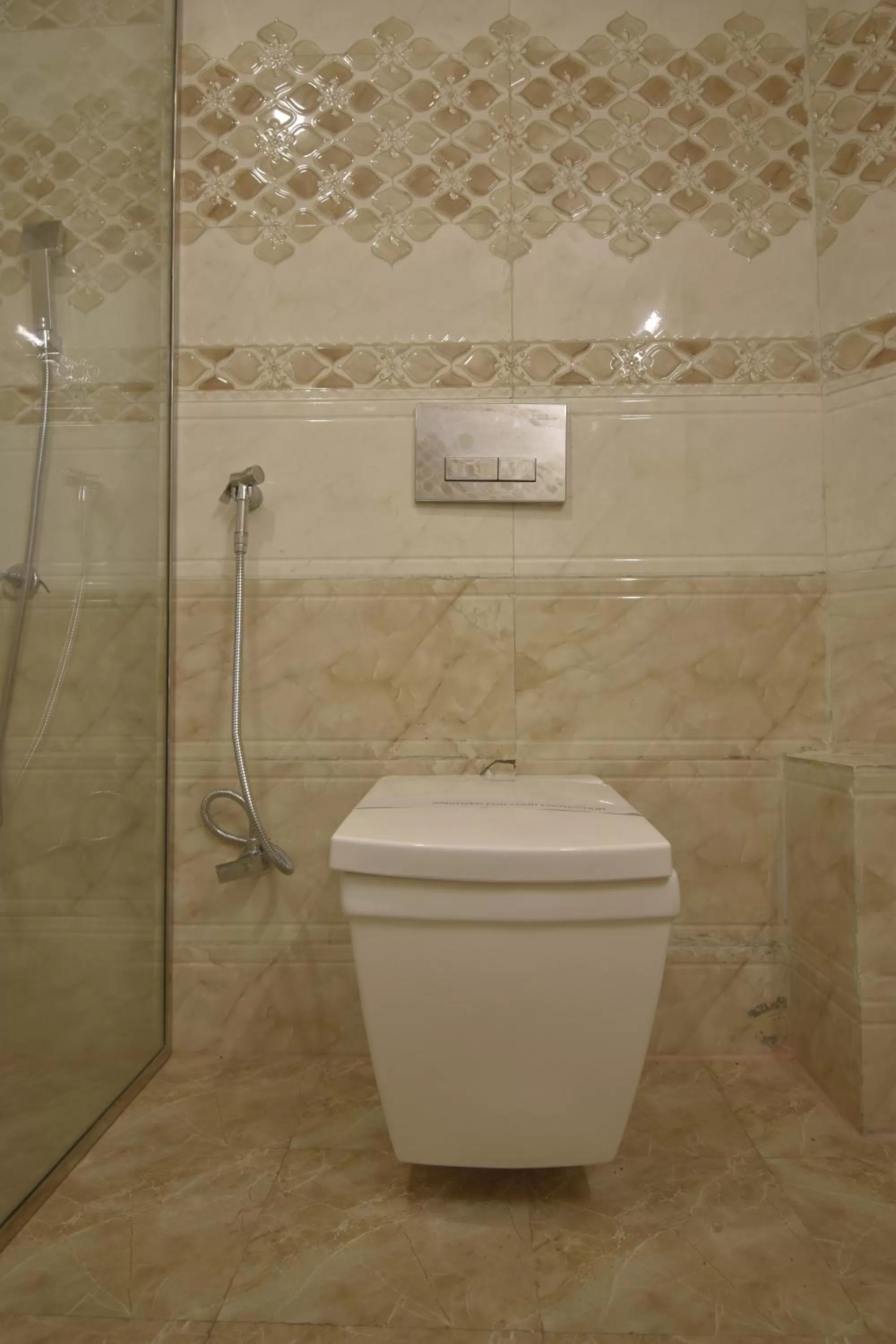 Shower, Bathroom in The Royal Castle AC Centralized