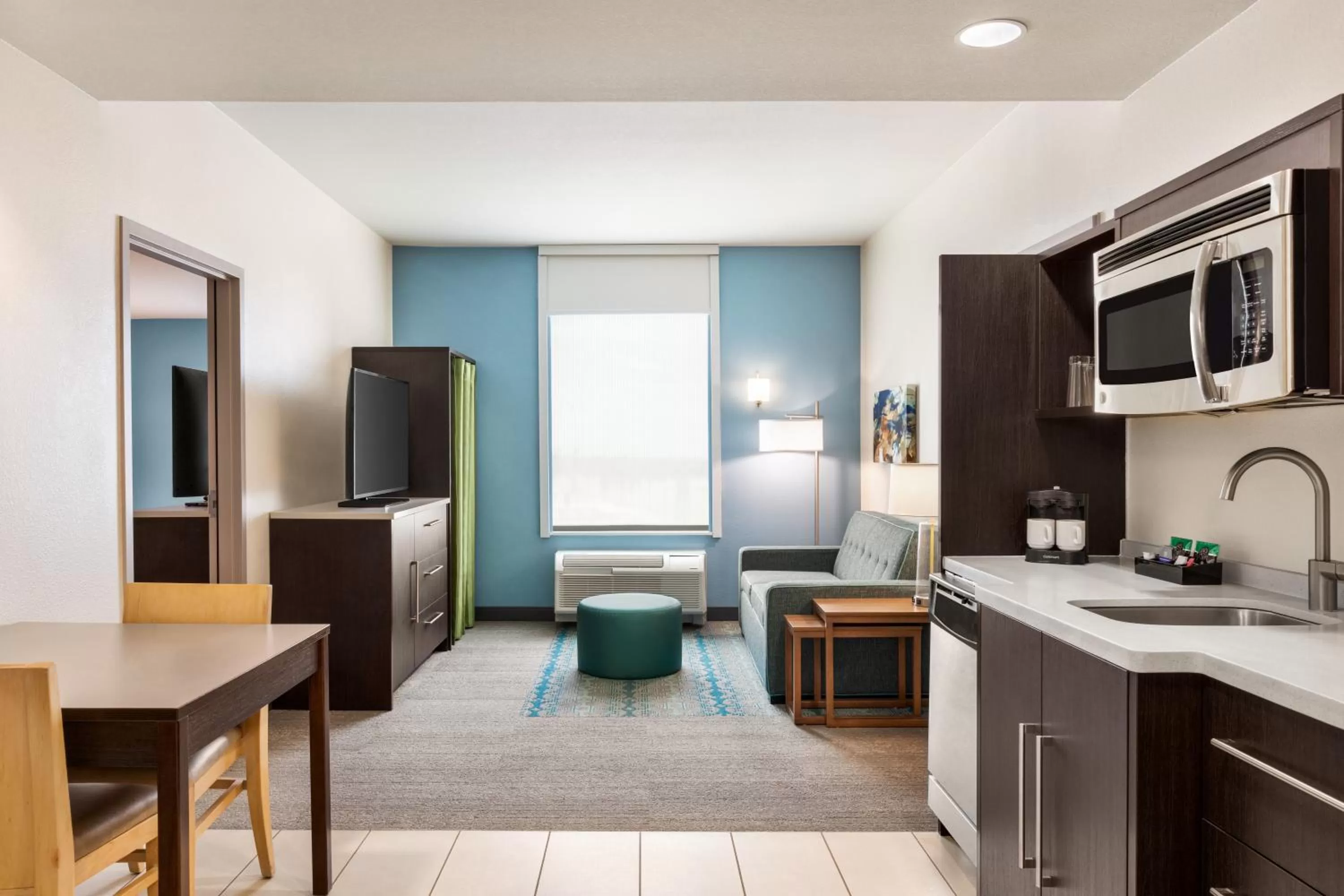 Kitchen or kitchenette in Home2 Suites by Hilton Lubbock