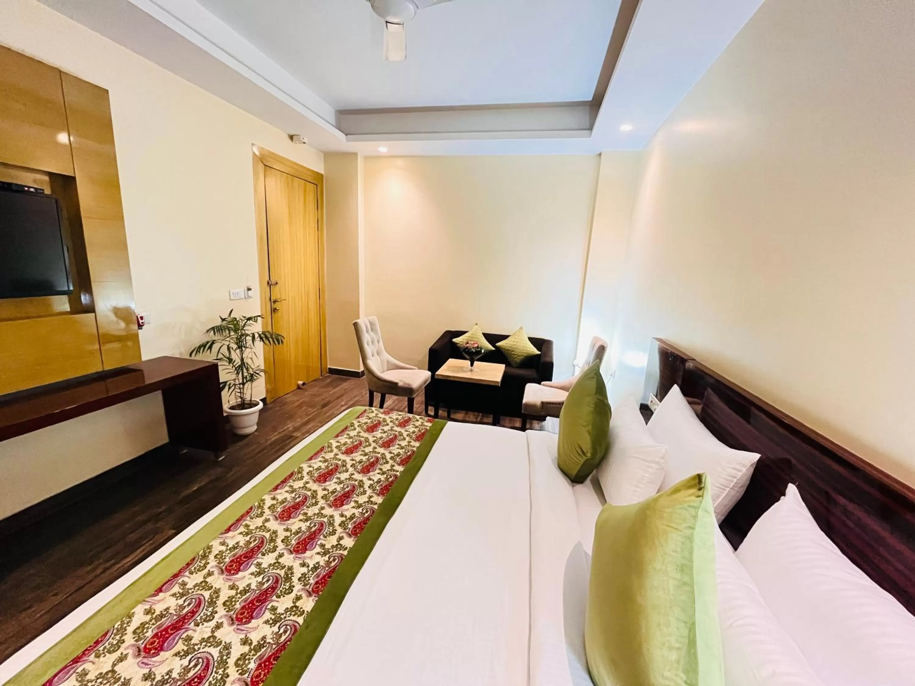 Bed in Hotel Banz near Delhi Airport