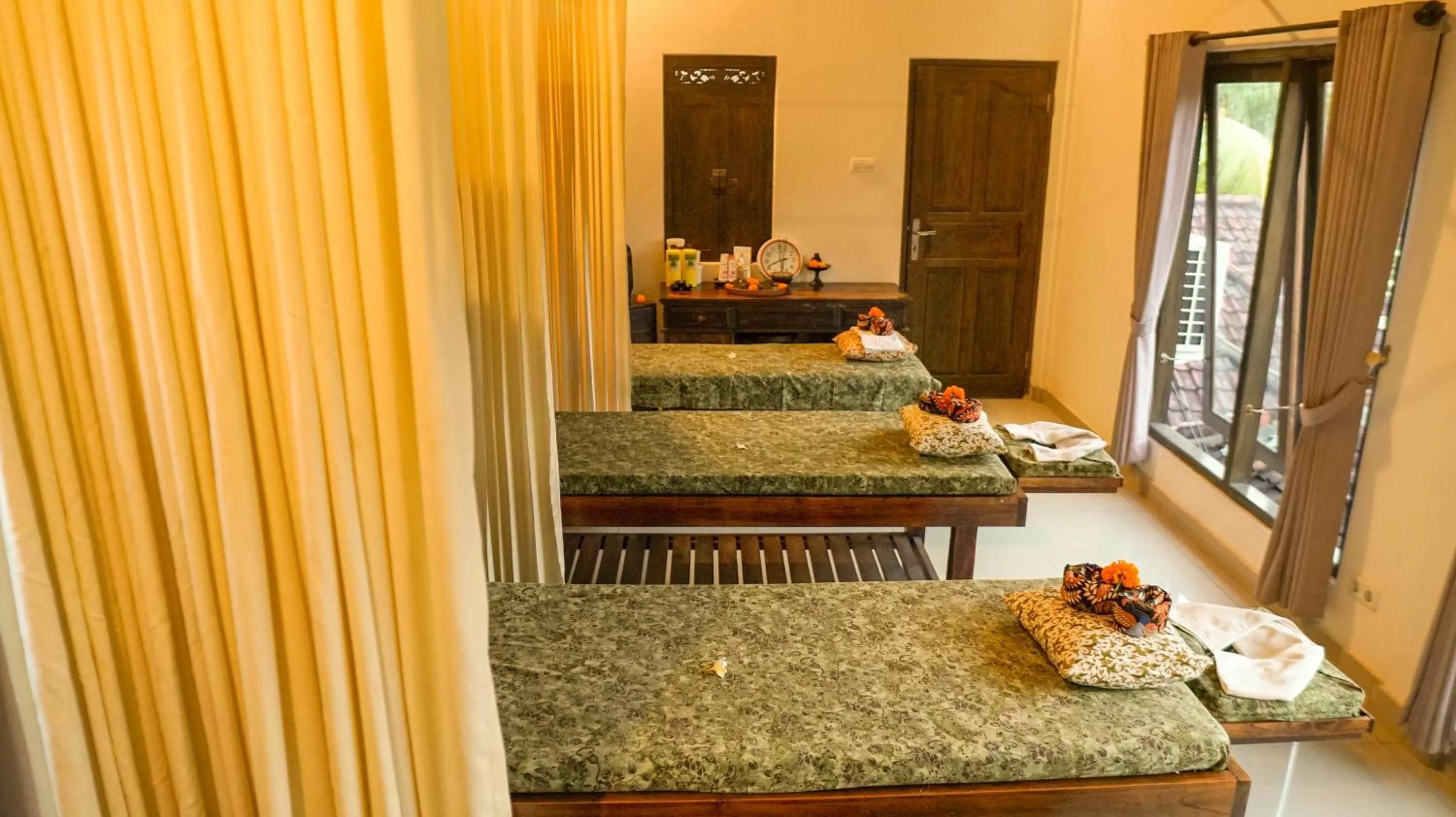 Bed in Suma Beach Hotel