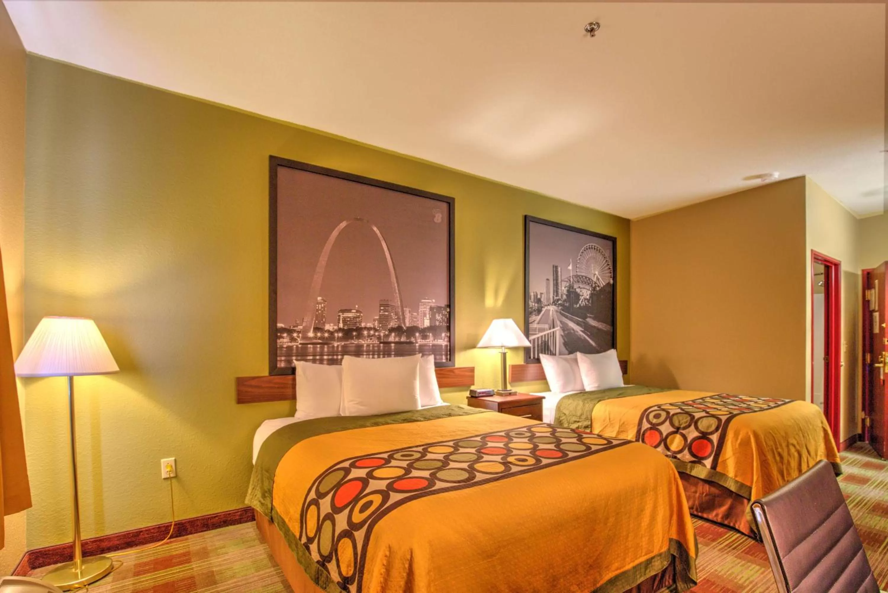 Photo of the whole room, Bed in Super 8 by Wyndham Waterloo