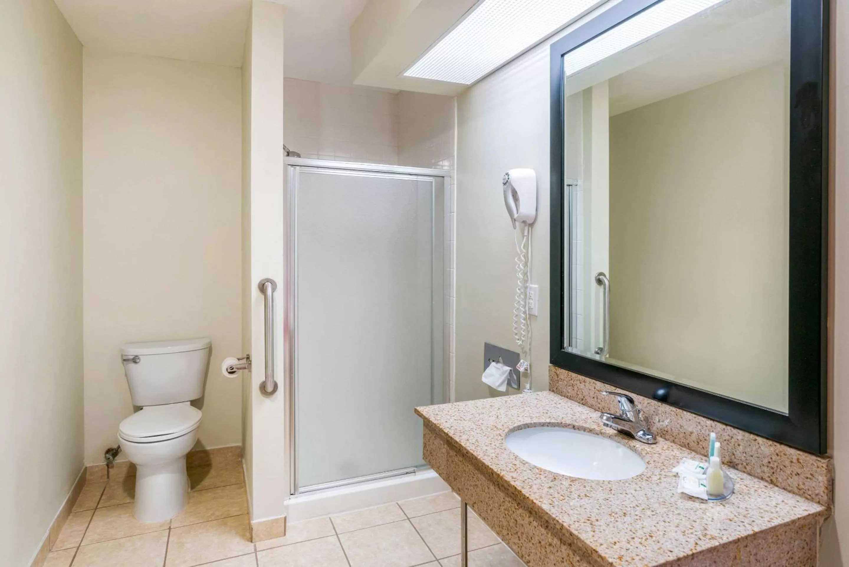 Photo of the whole room, Bathroom in Quality Inn & Suites - Jefferson City