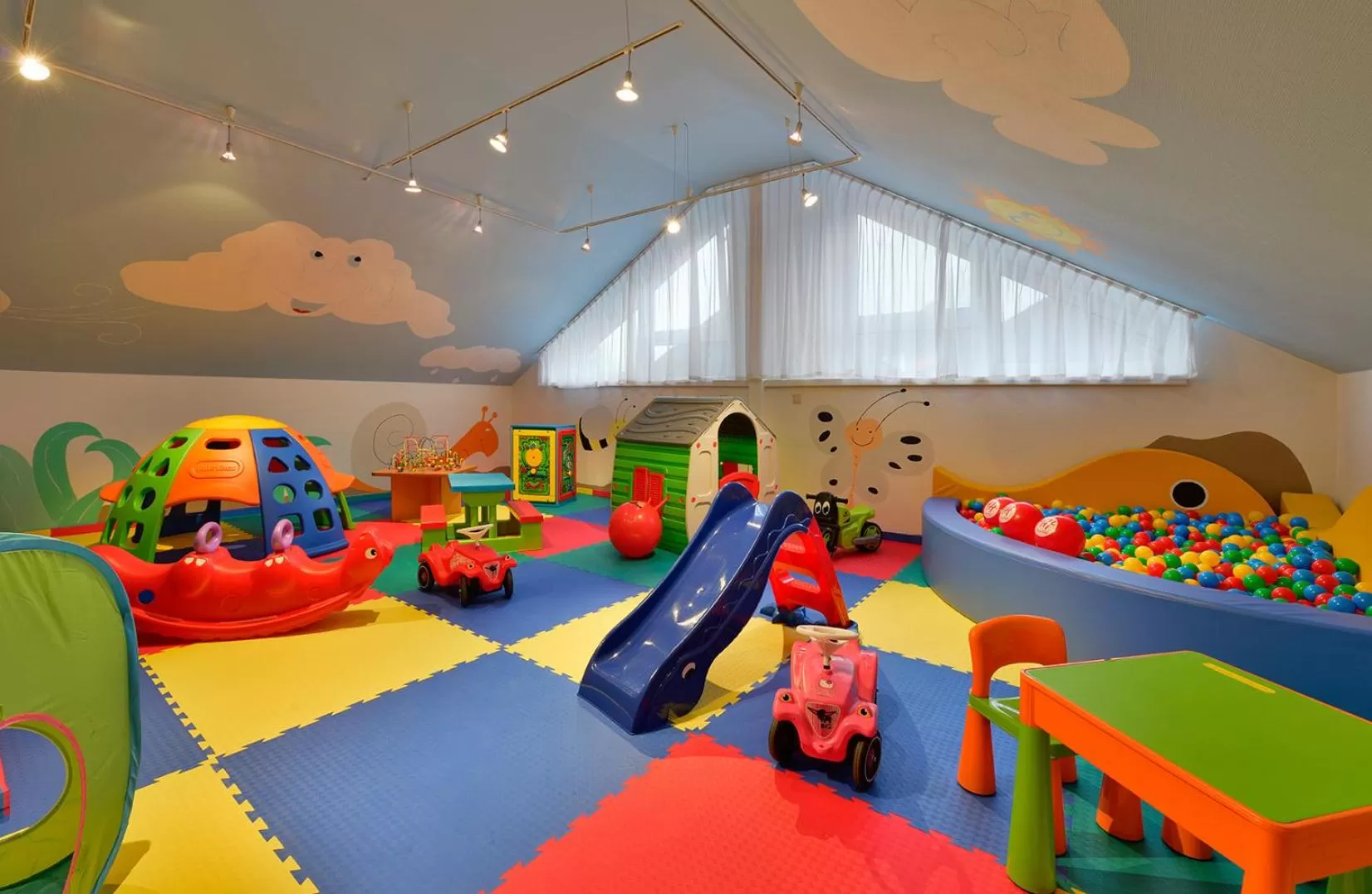 Children play ground in Roomingtons Lüneburger Heide