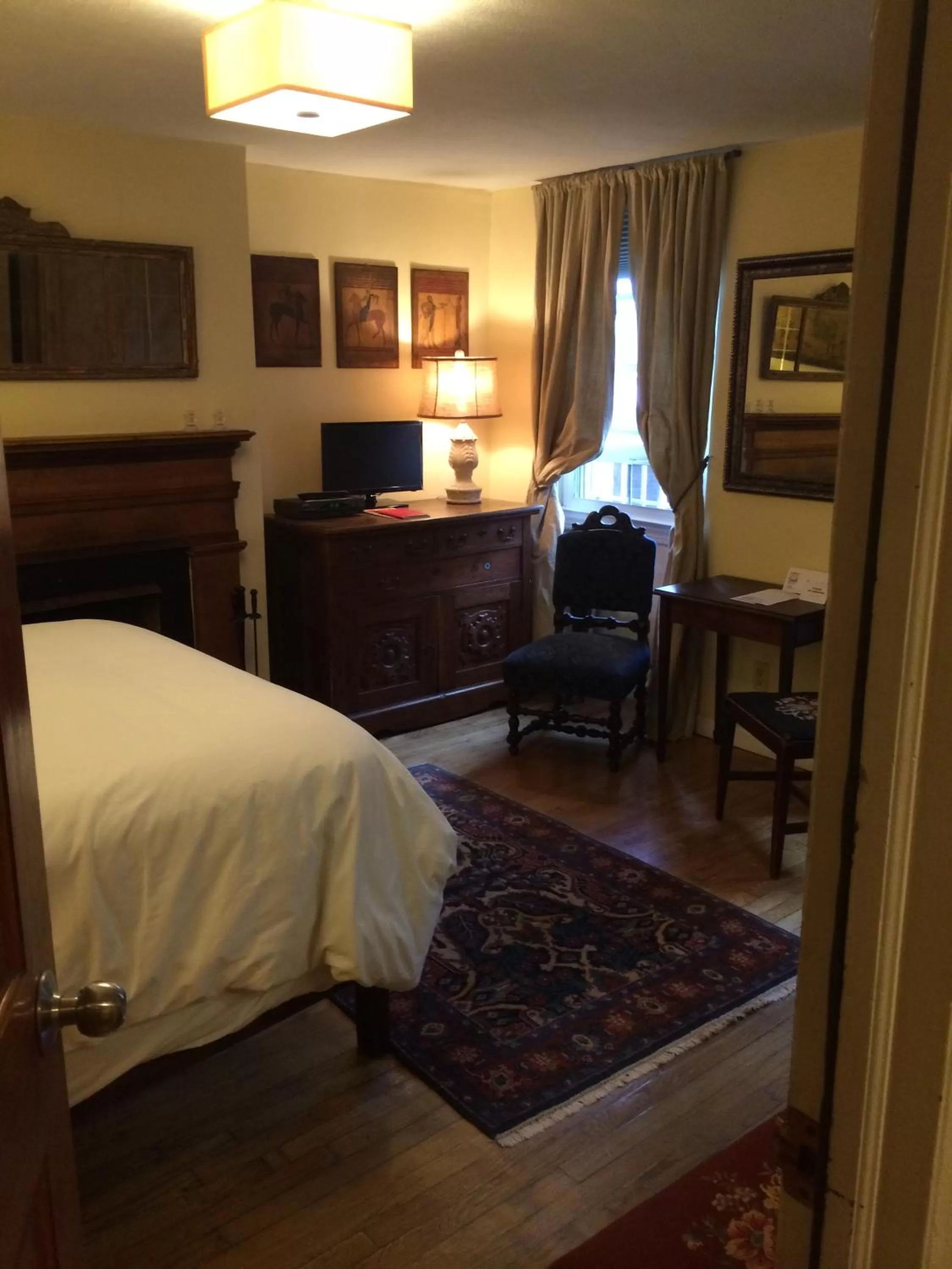 Photo of the whole room, Bed in Incentra Village Hotel