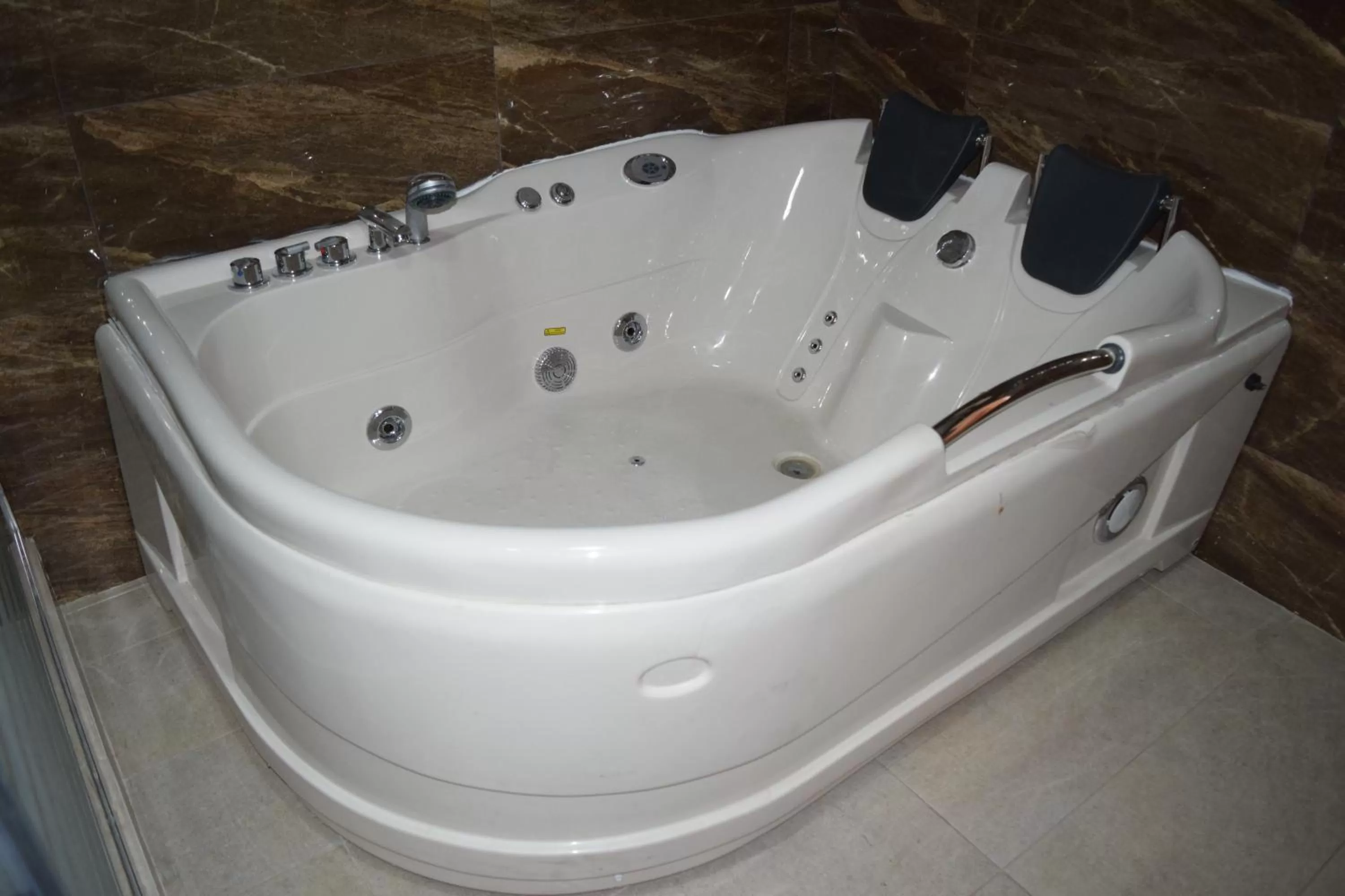 Bathroom in La Kapital Hotel