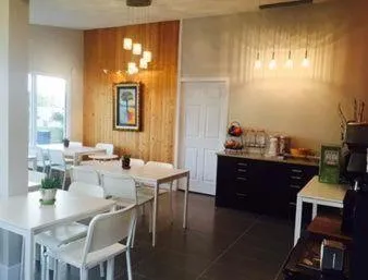 Restaurant/places to eat in Thriftlodge Edmonton