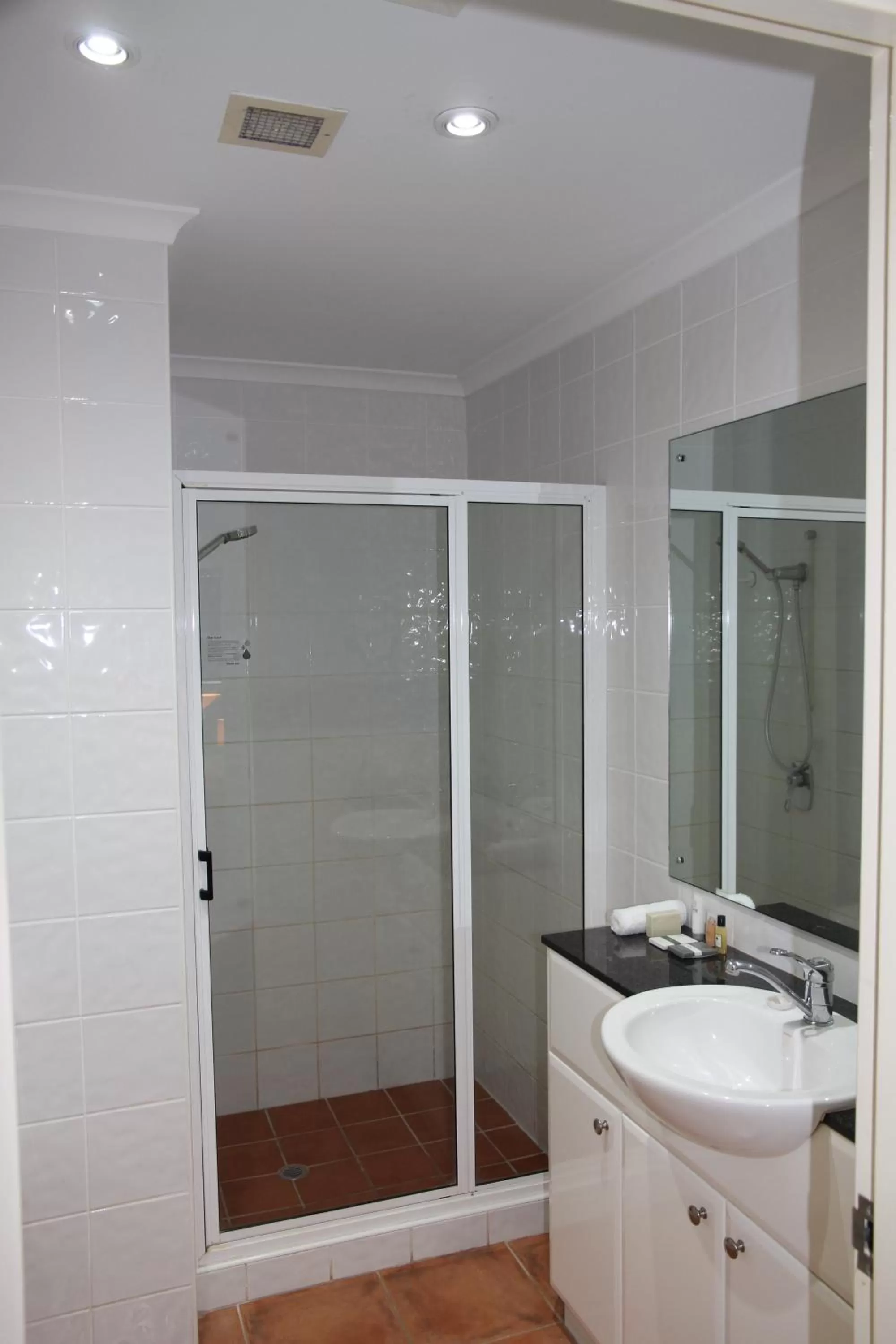 Bathroom in Darwin Deluxe Apartments