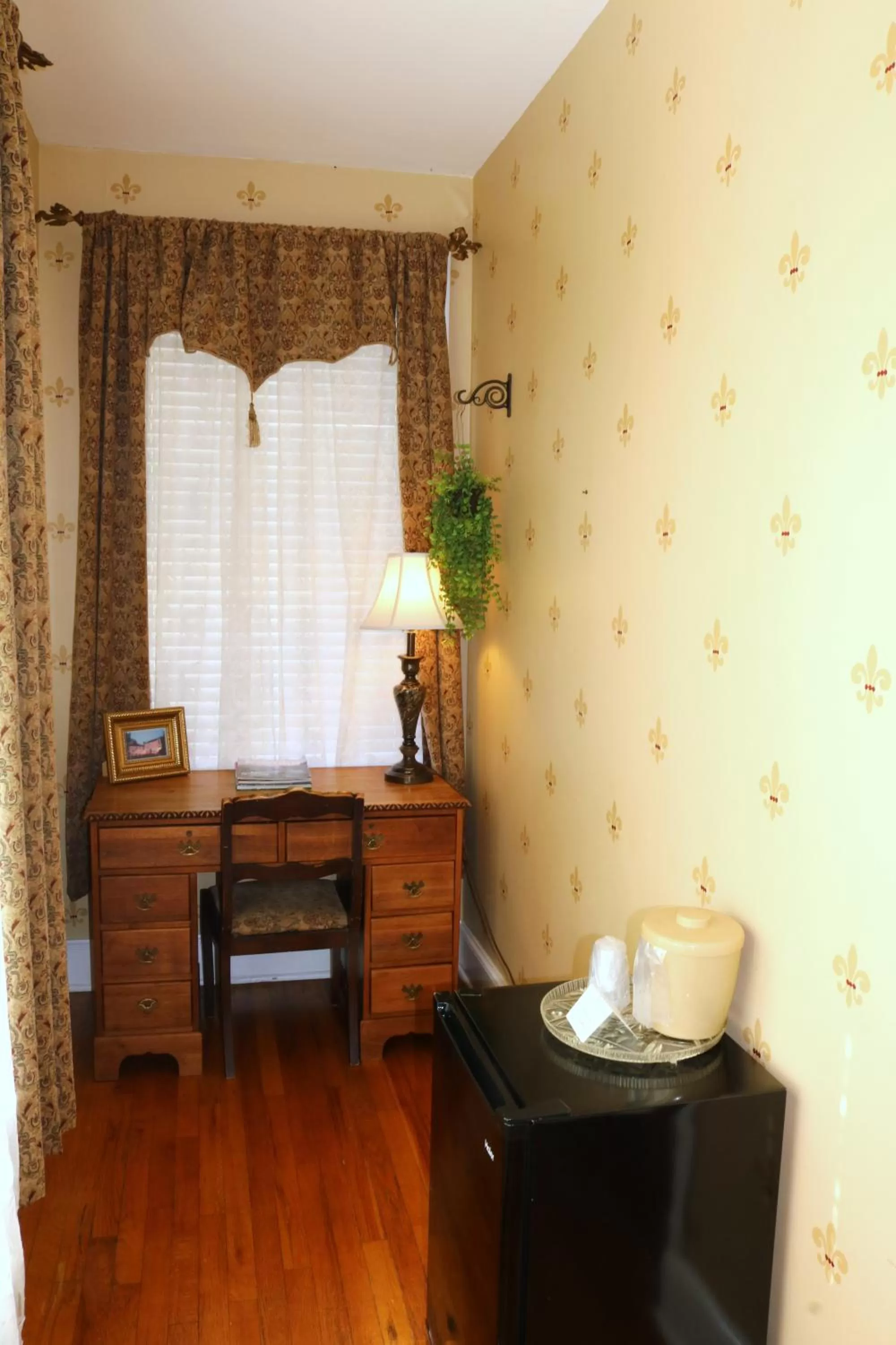 Bedroom in Echo Mountain Inn