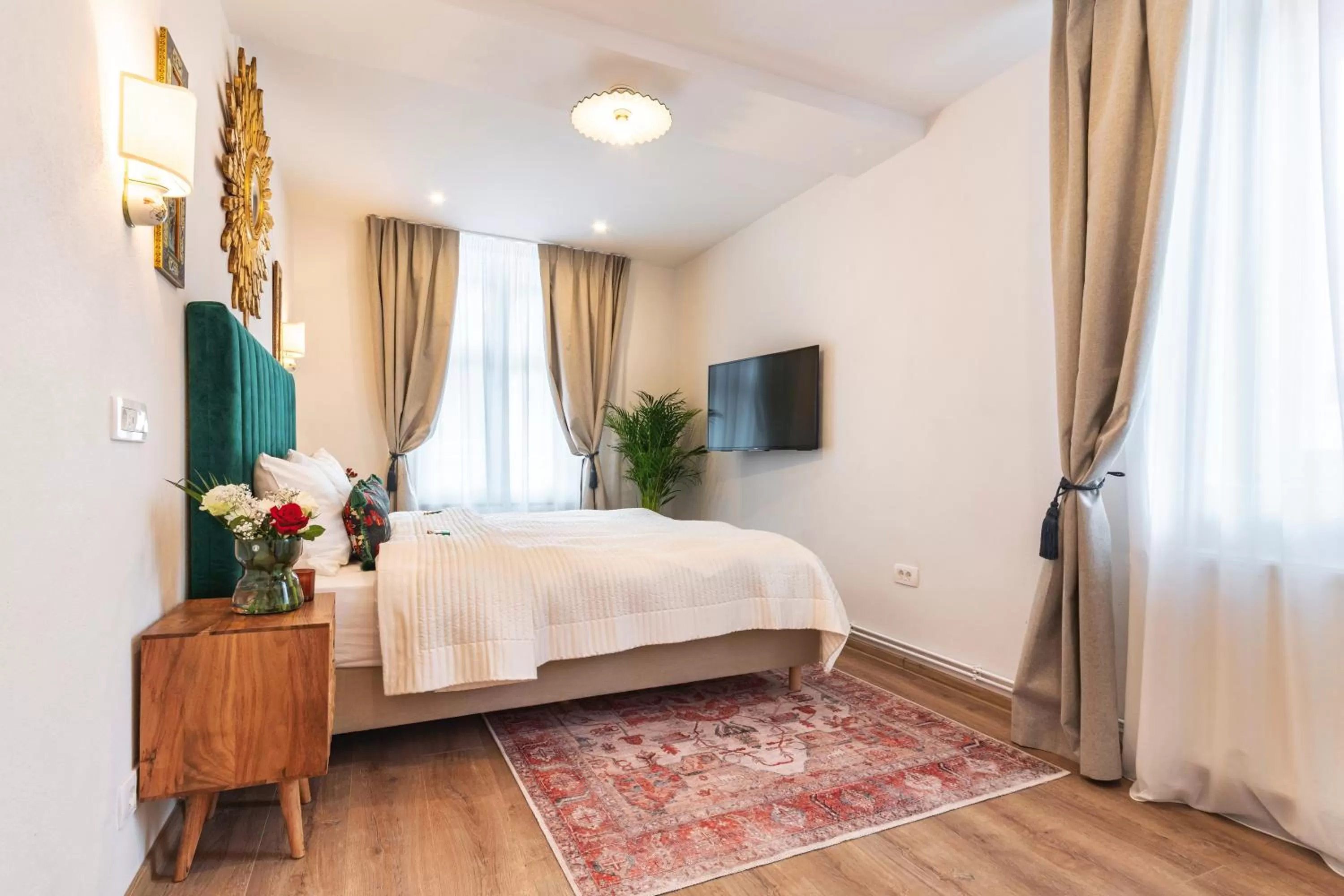 Bed in Nikolas Haus Central Location with Free Parking