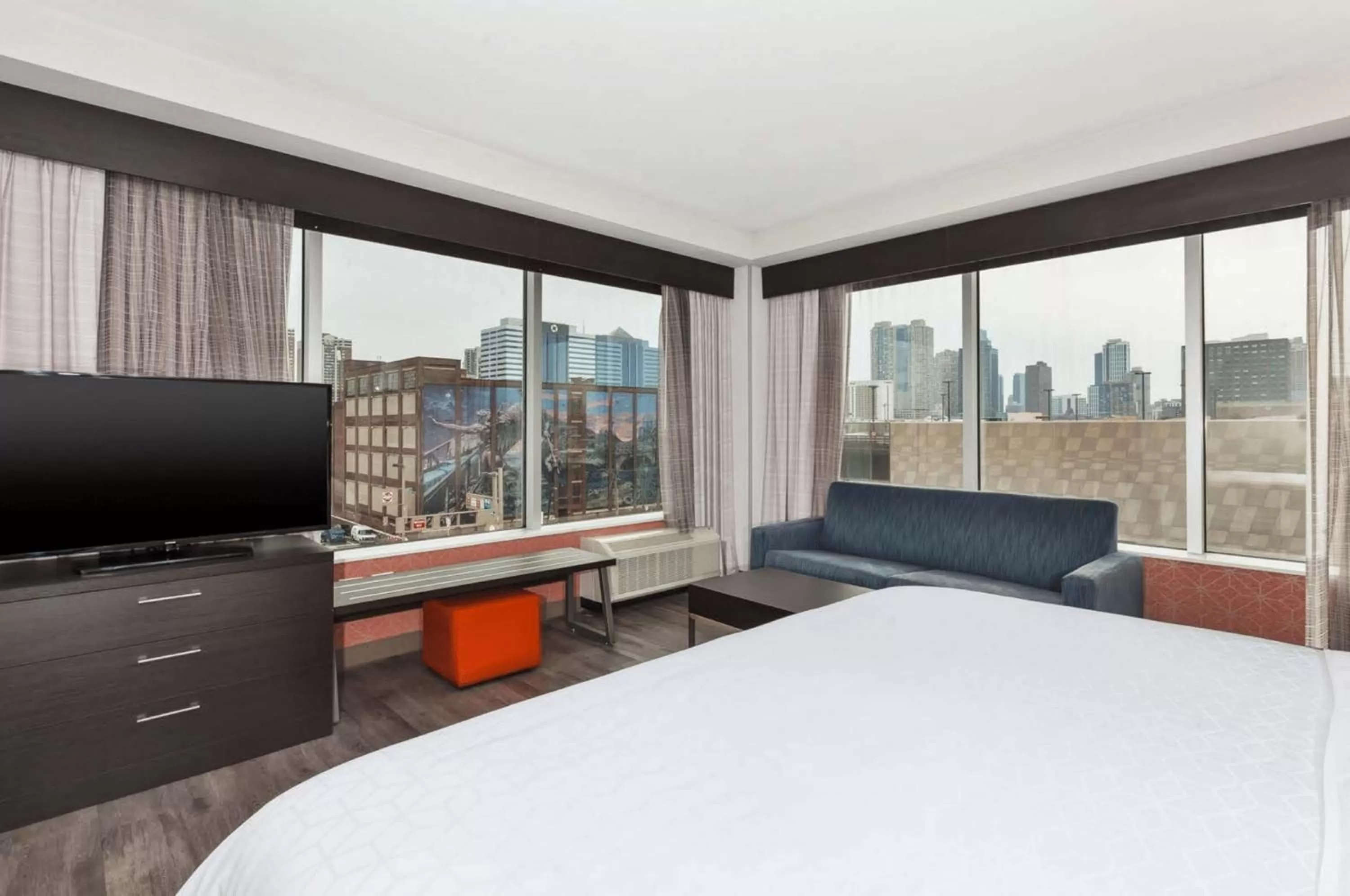 Nearby landmark, Bed in Holiday Inn Express & Suites Jersey City - Holland Tunnel by IHG