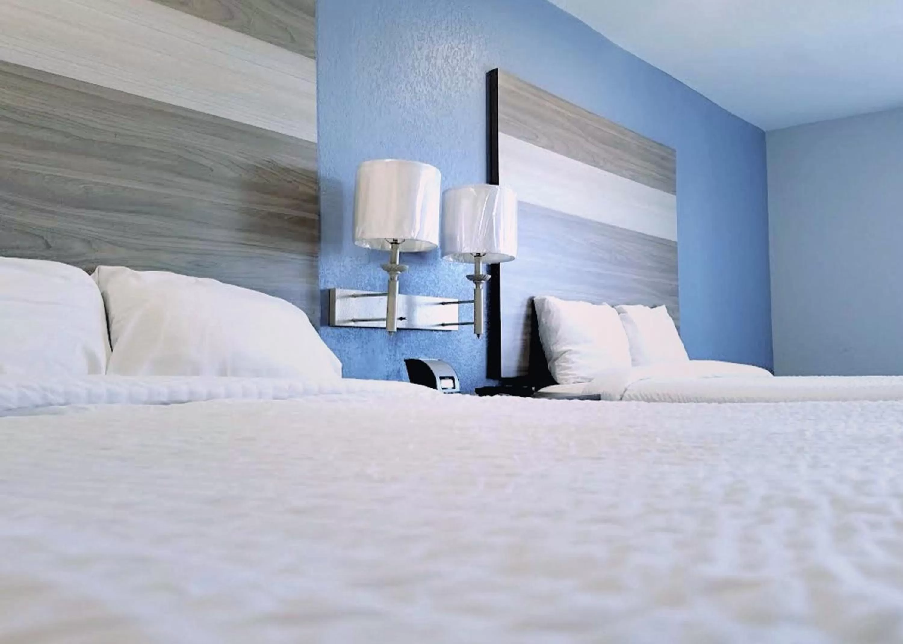 Bed in Seabreeze Inn - Fort Walton