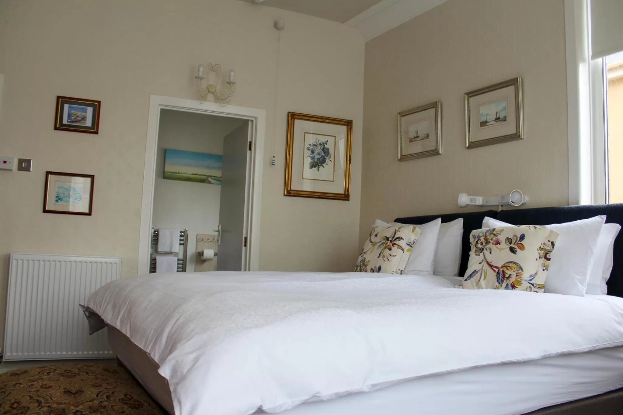 Bathroom, Bed in The Gaydon