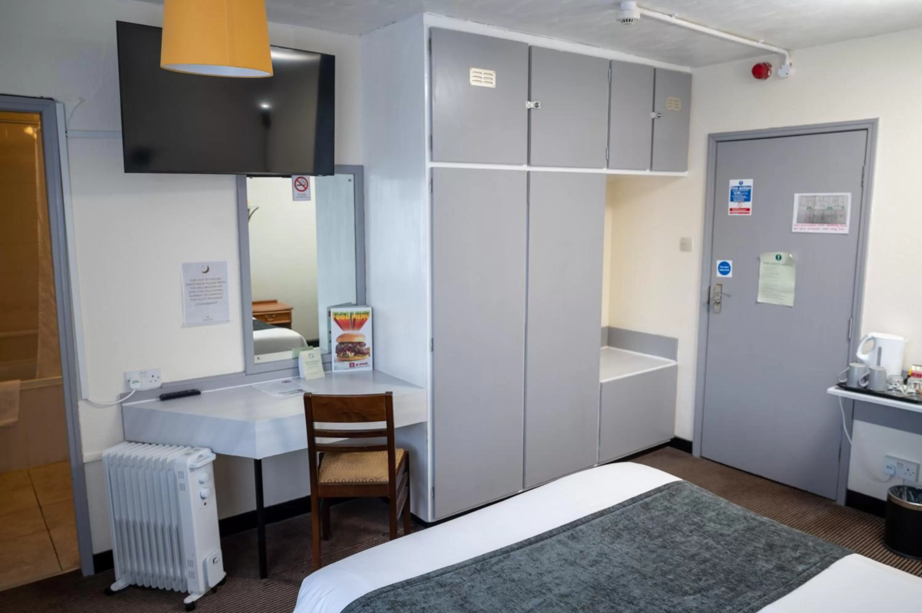 Bedroom, Bed in Wellow Hotel