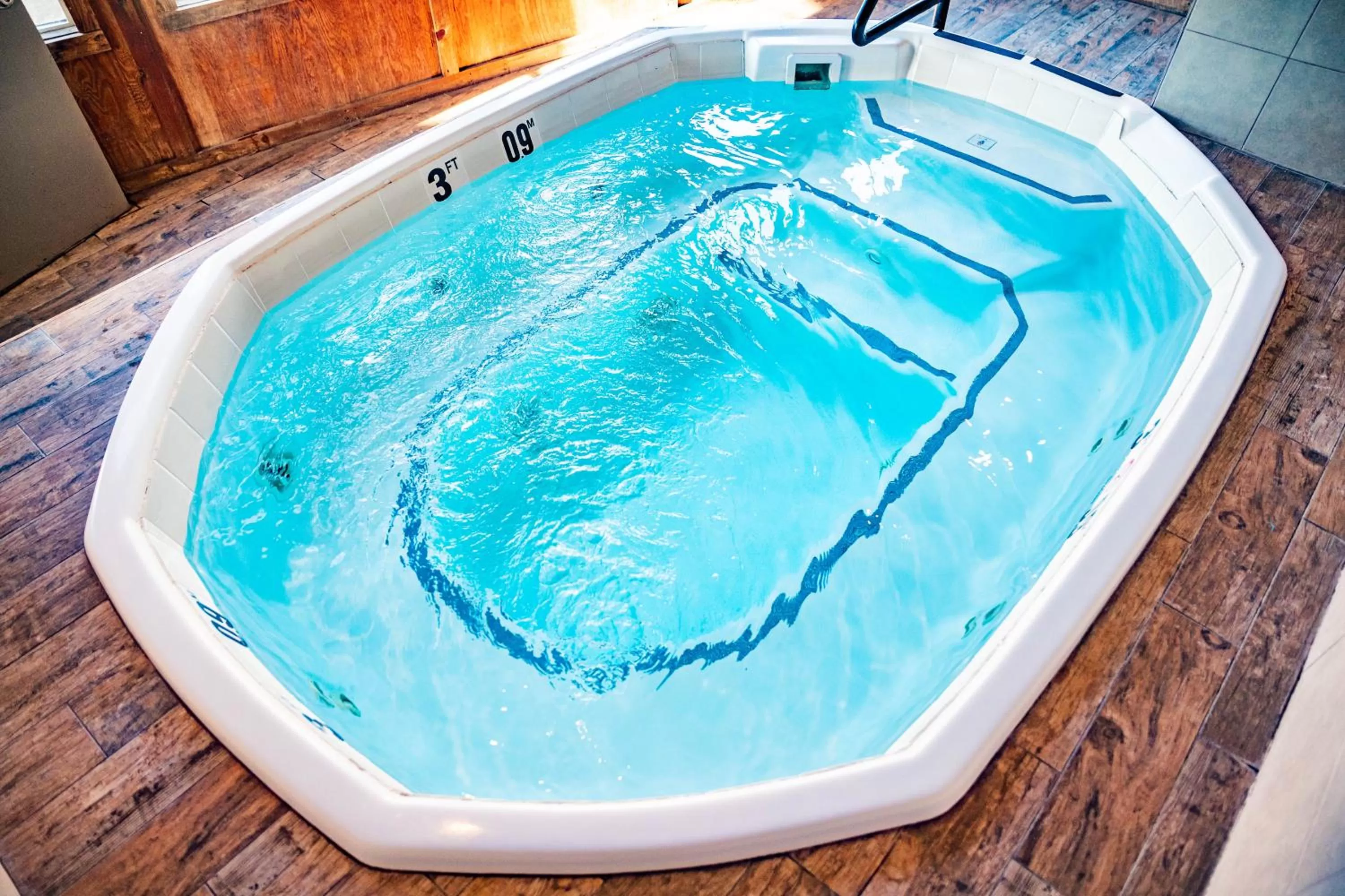 Hot Tub in Red Stone Inn