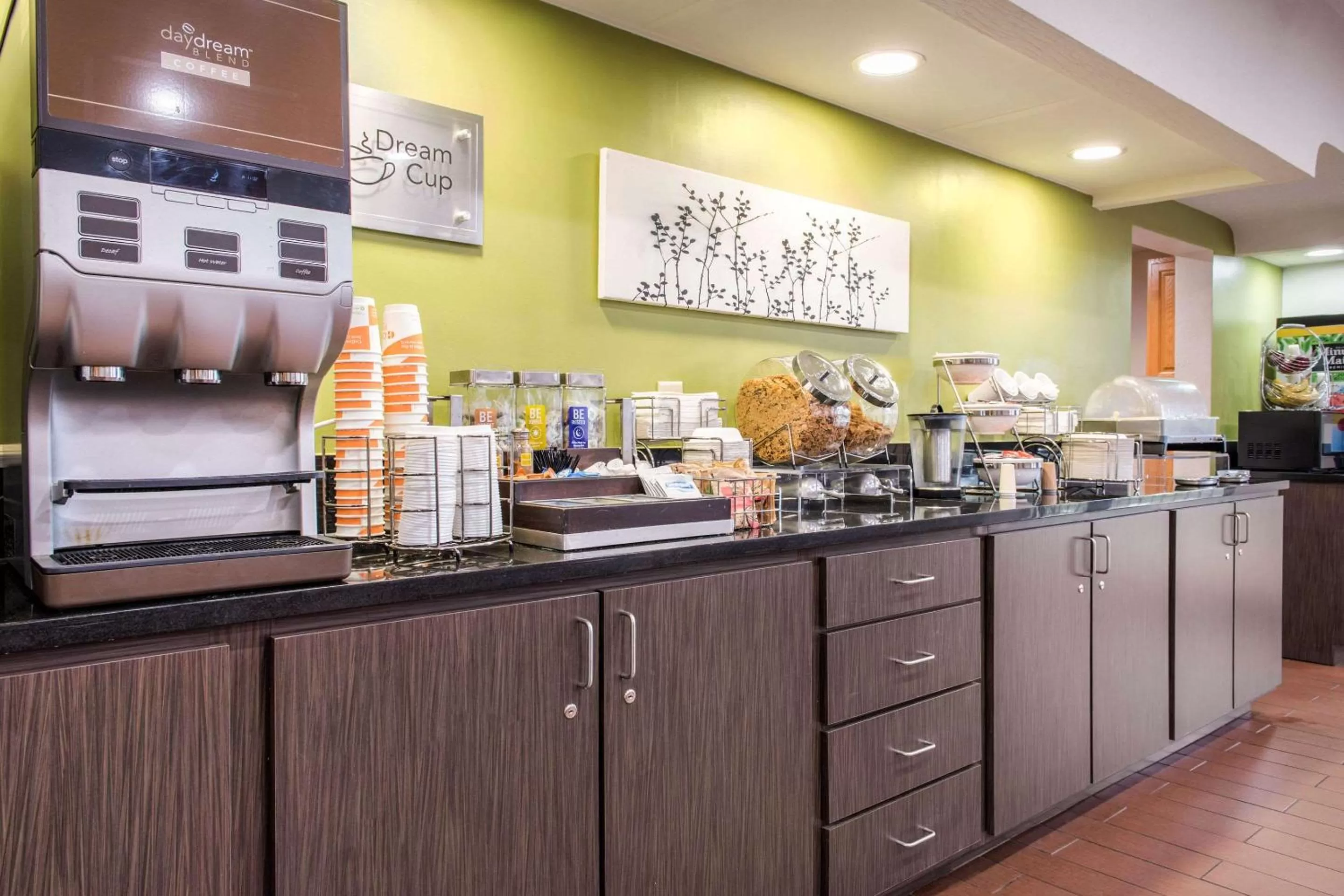 Restaurant/places to eat in Sleep Inn & Suites Columbus South