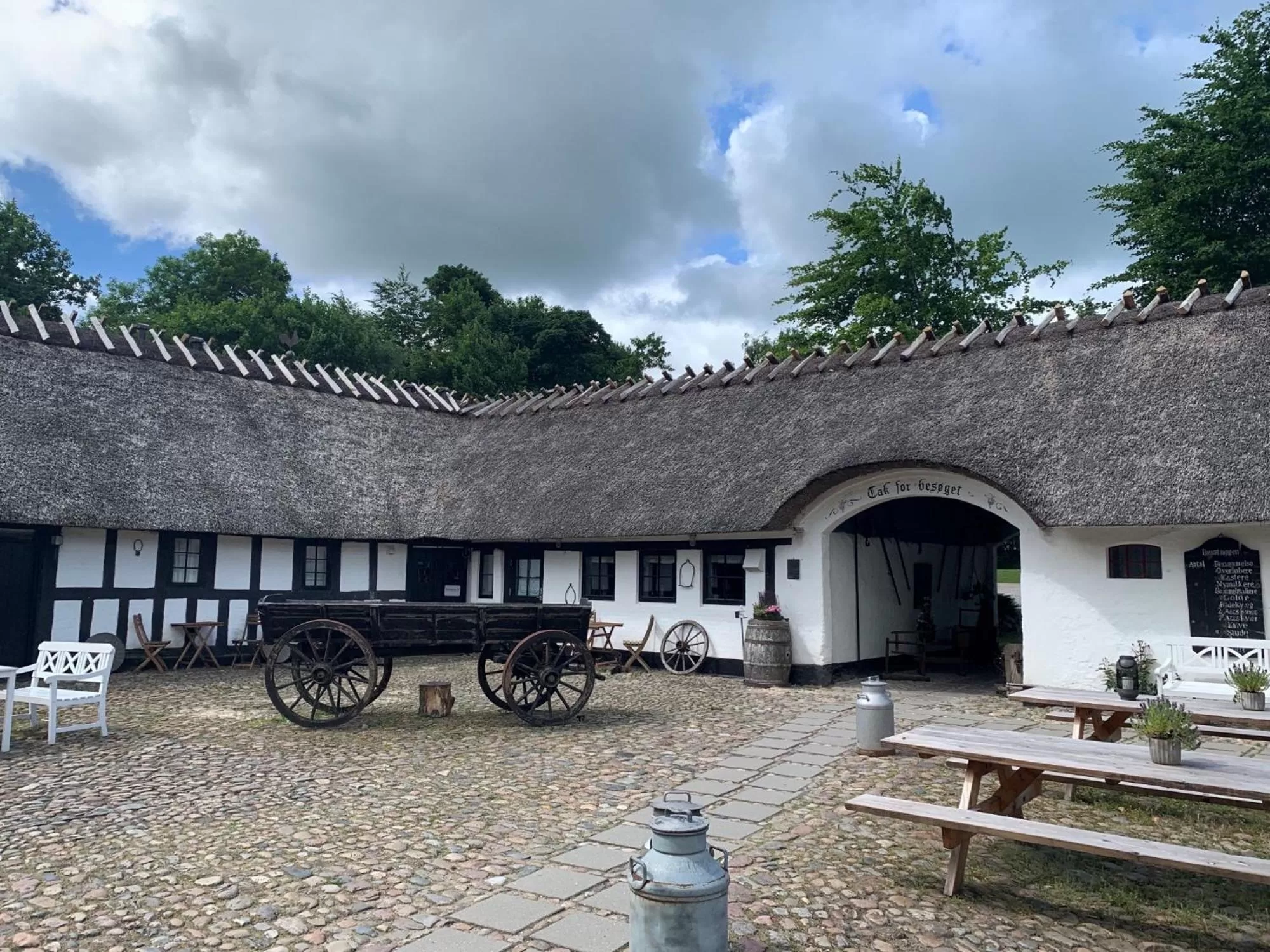 Property building in Svostrup Kro