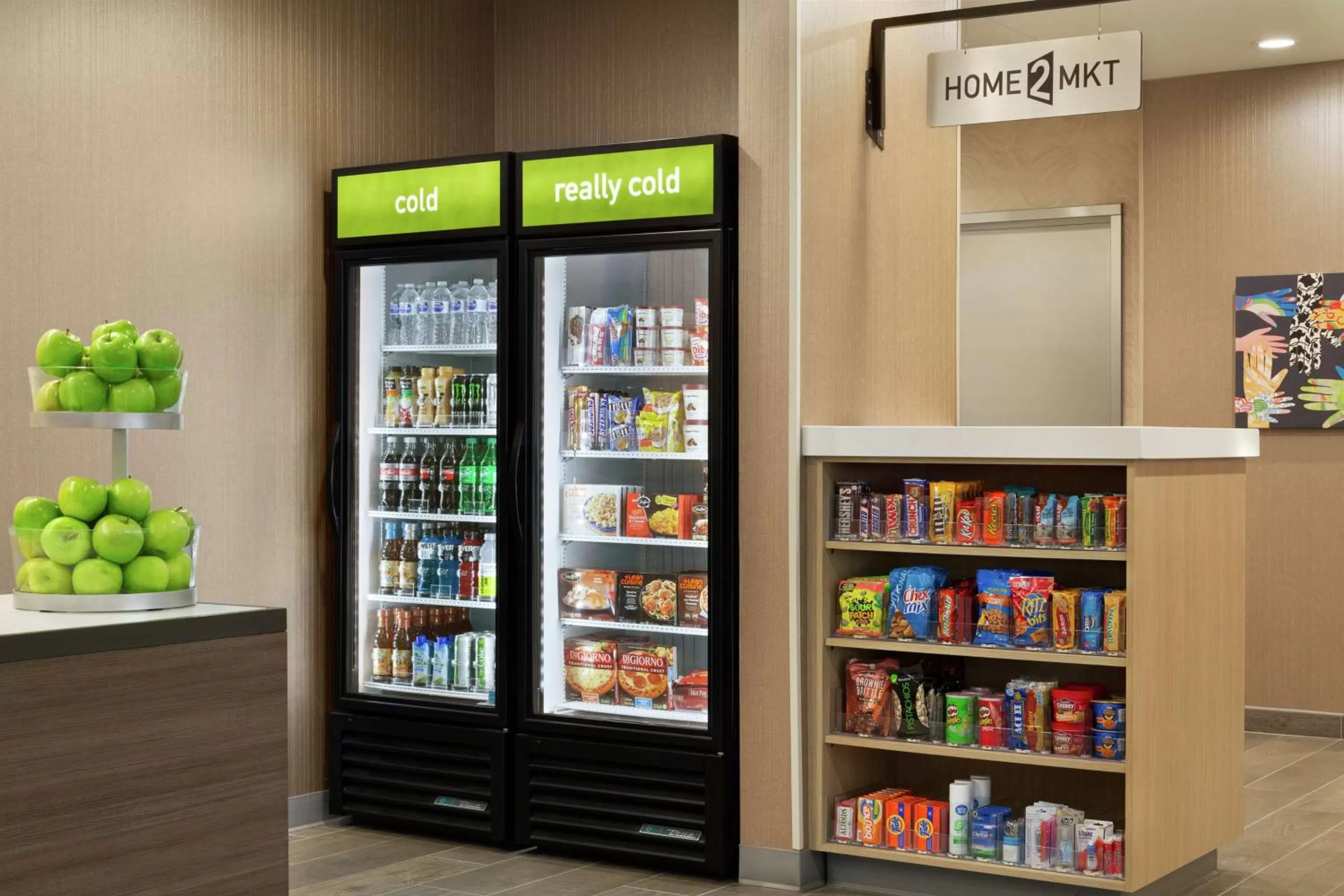 Dining area in Home2 Suites By Hilton Portland Airport