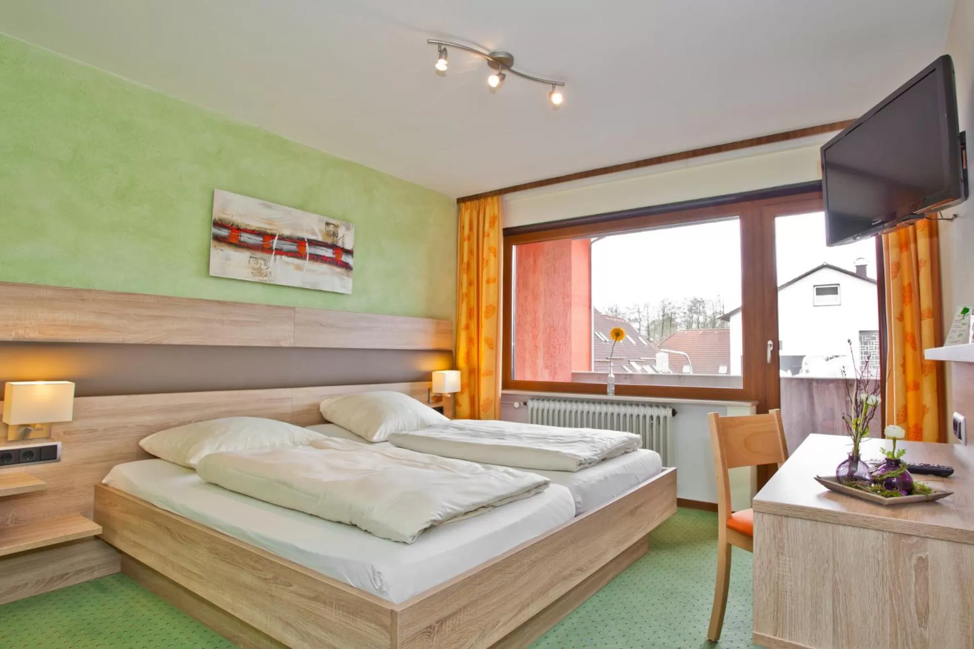 Photo of the whole room, Bed in Frühstückshotel Landgasthof Kramer