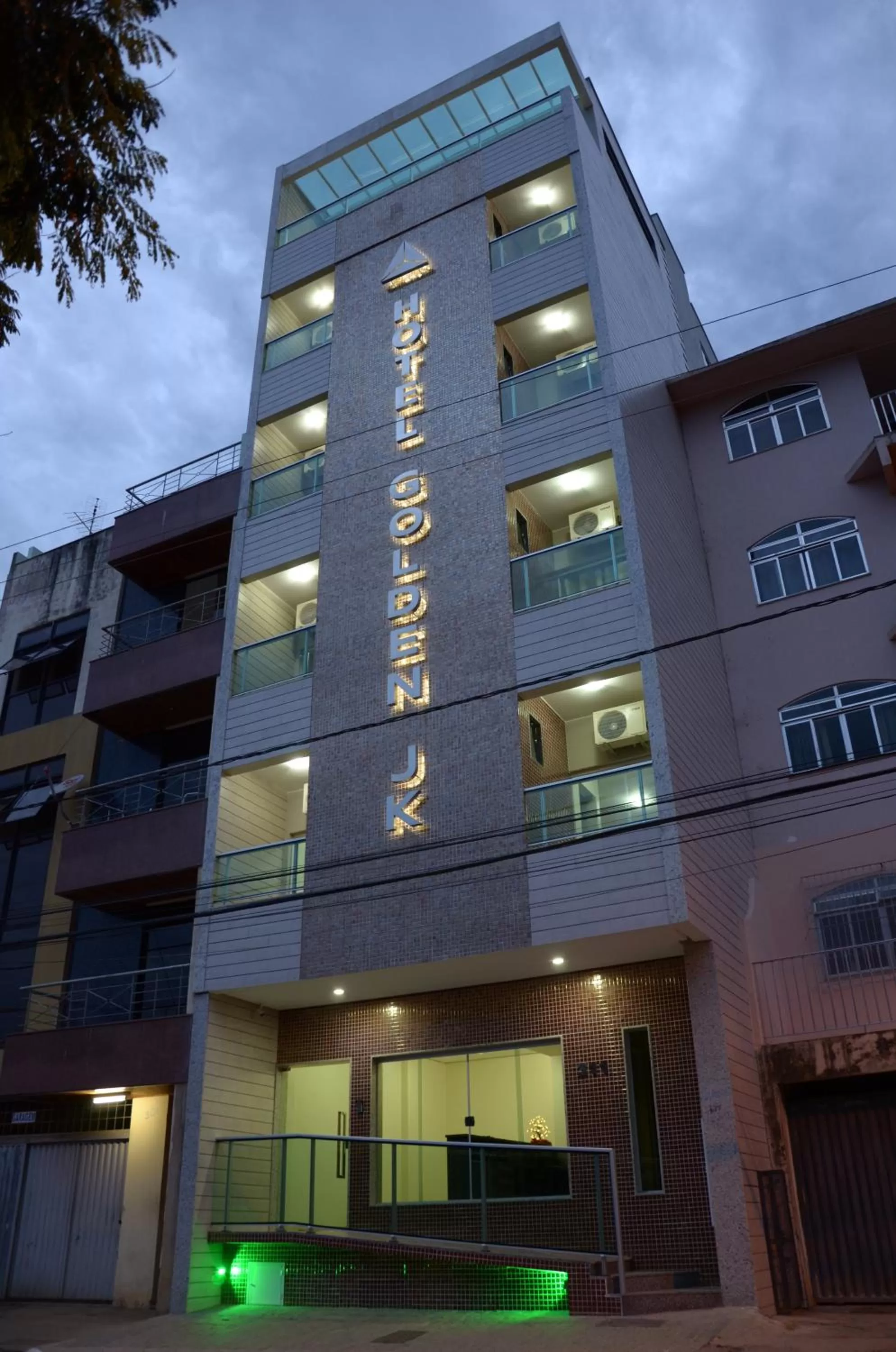 Night in Hotel Golden JK