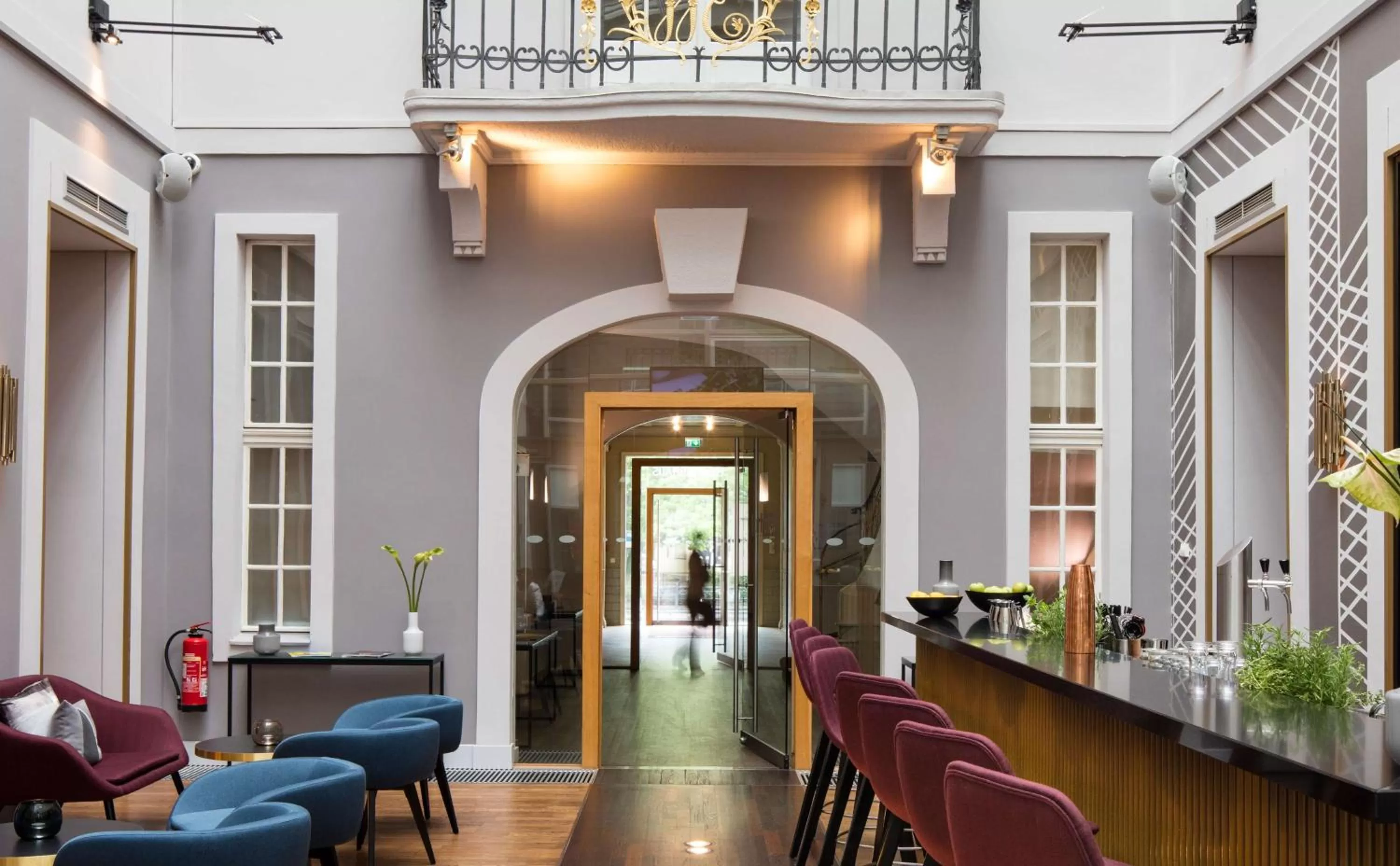 Lounge or bar in art'otel berlin mitte, Powered by Radisson Hotels