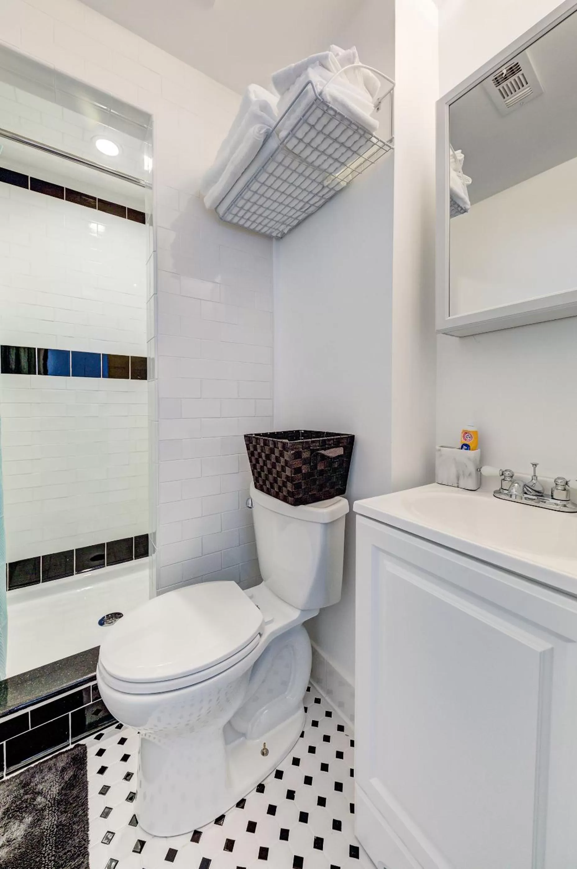 Bathroom in Oak Hall Bed and Breakfast