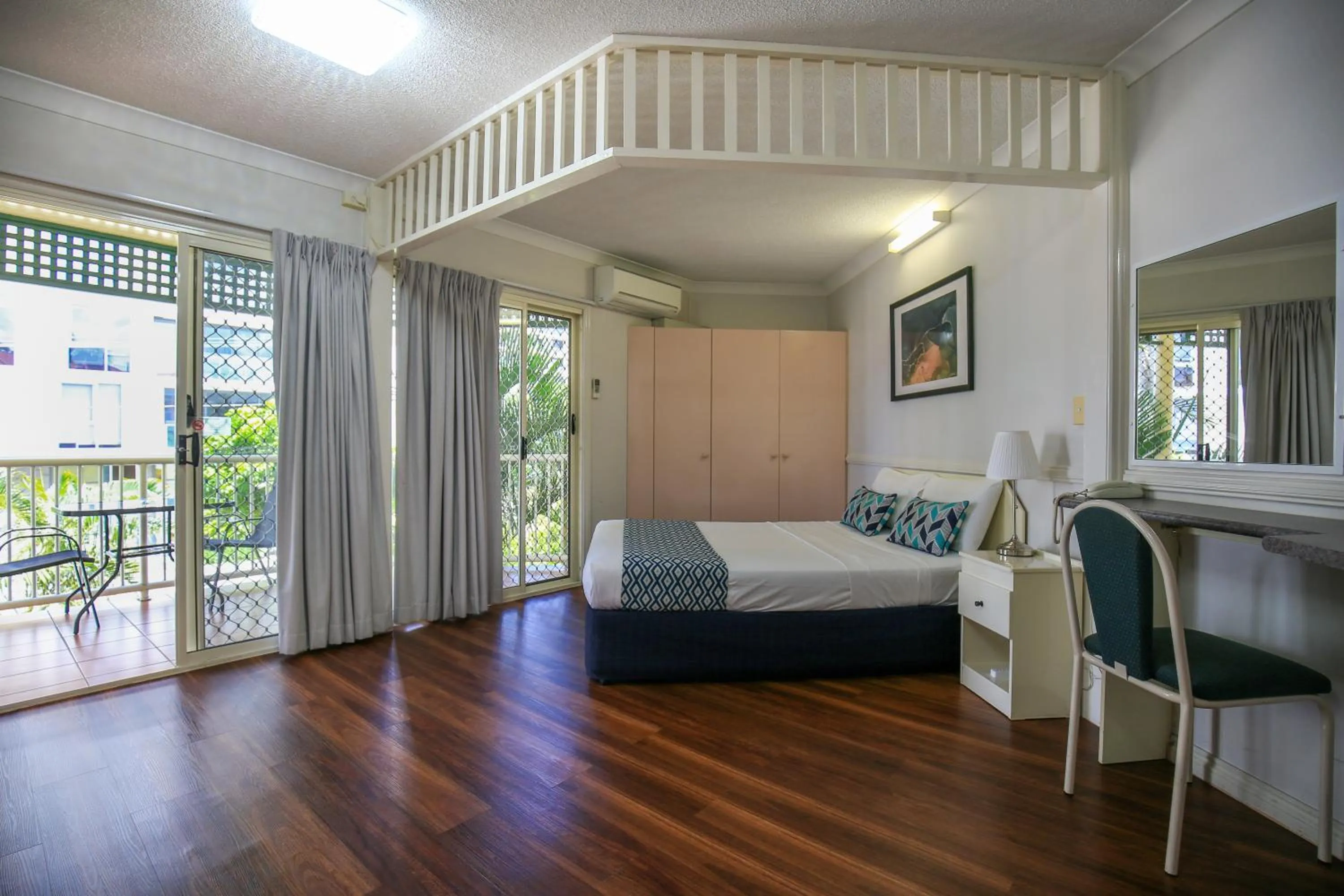 Bed in Toowong Central Motel Apartments
