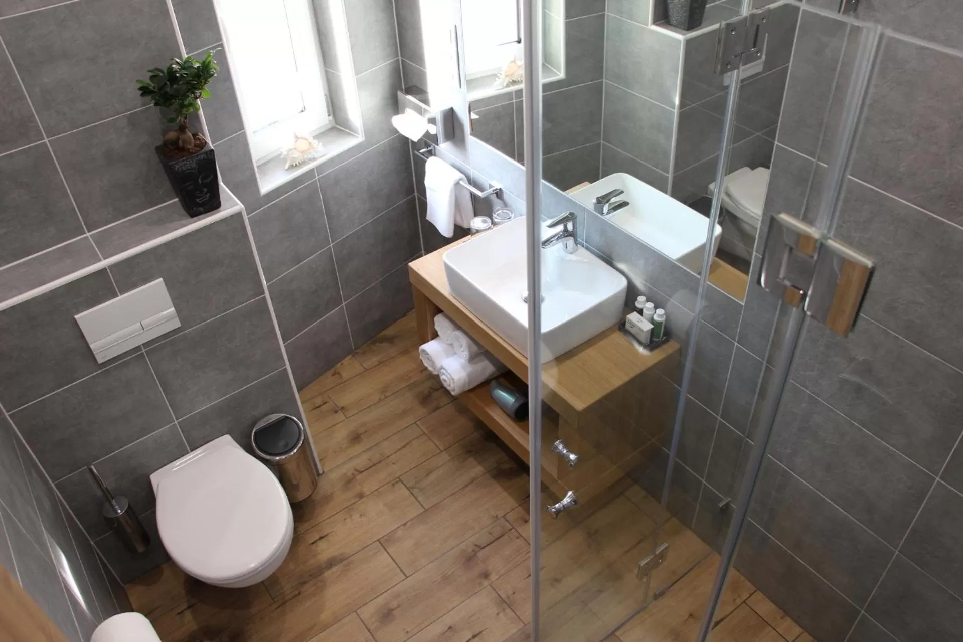 Shower, Bathroom in Villa Aruba & Private SPA Suites