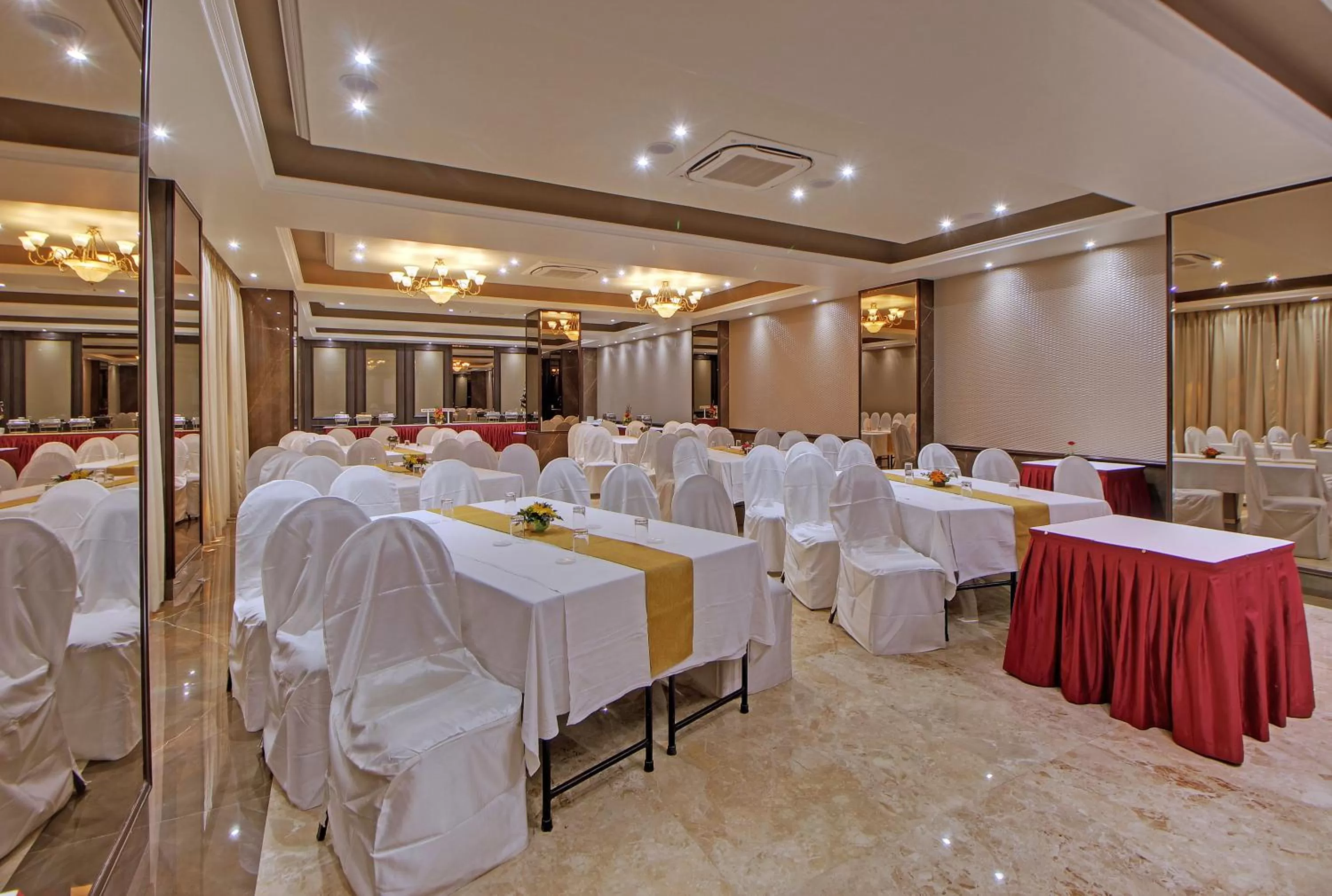 Banquet/Function facilities in West End Hotel Opp Bombay Hospital