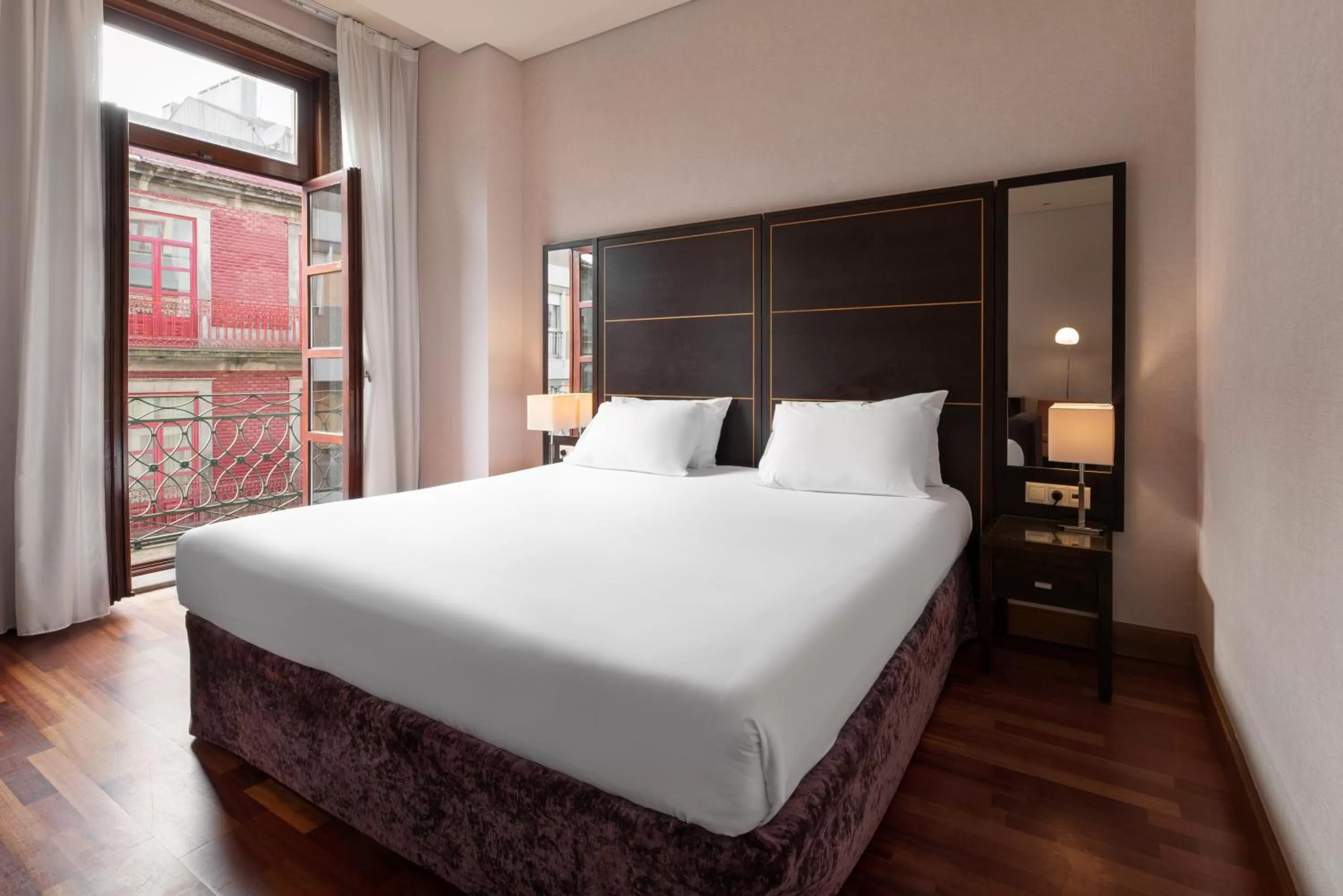 Property building, Bed in Eurostars das Artes