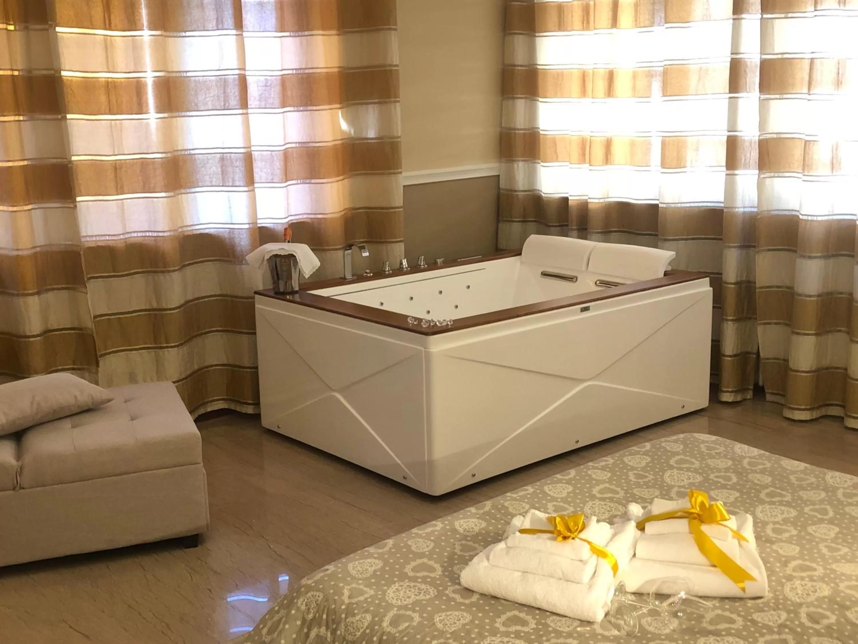 Hot Tub, Bed in Villa Domus Salento Suites & Rooms con parcheggio privato in loco
