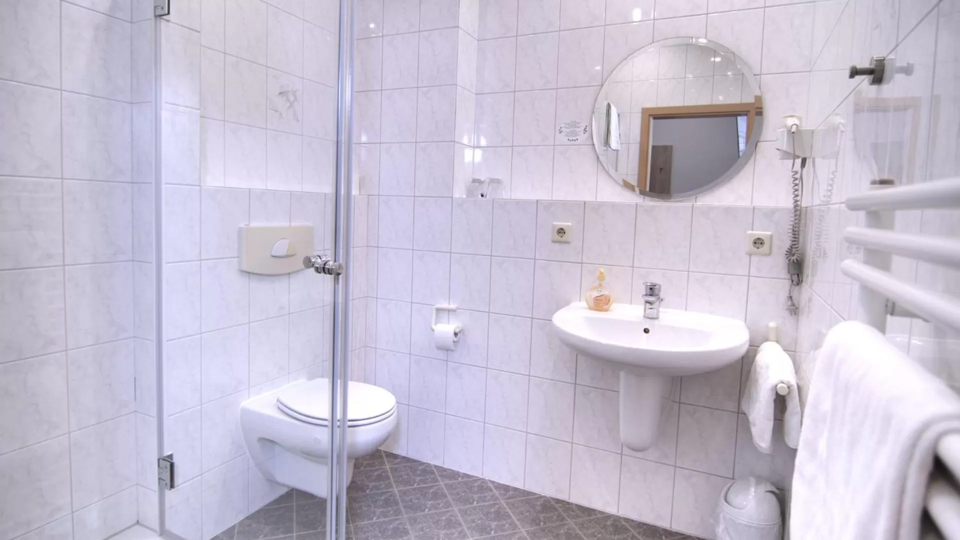 Bathroom in Hotel Heilemann