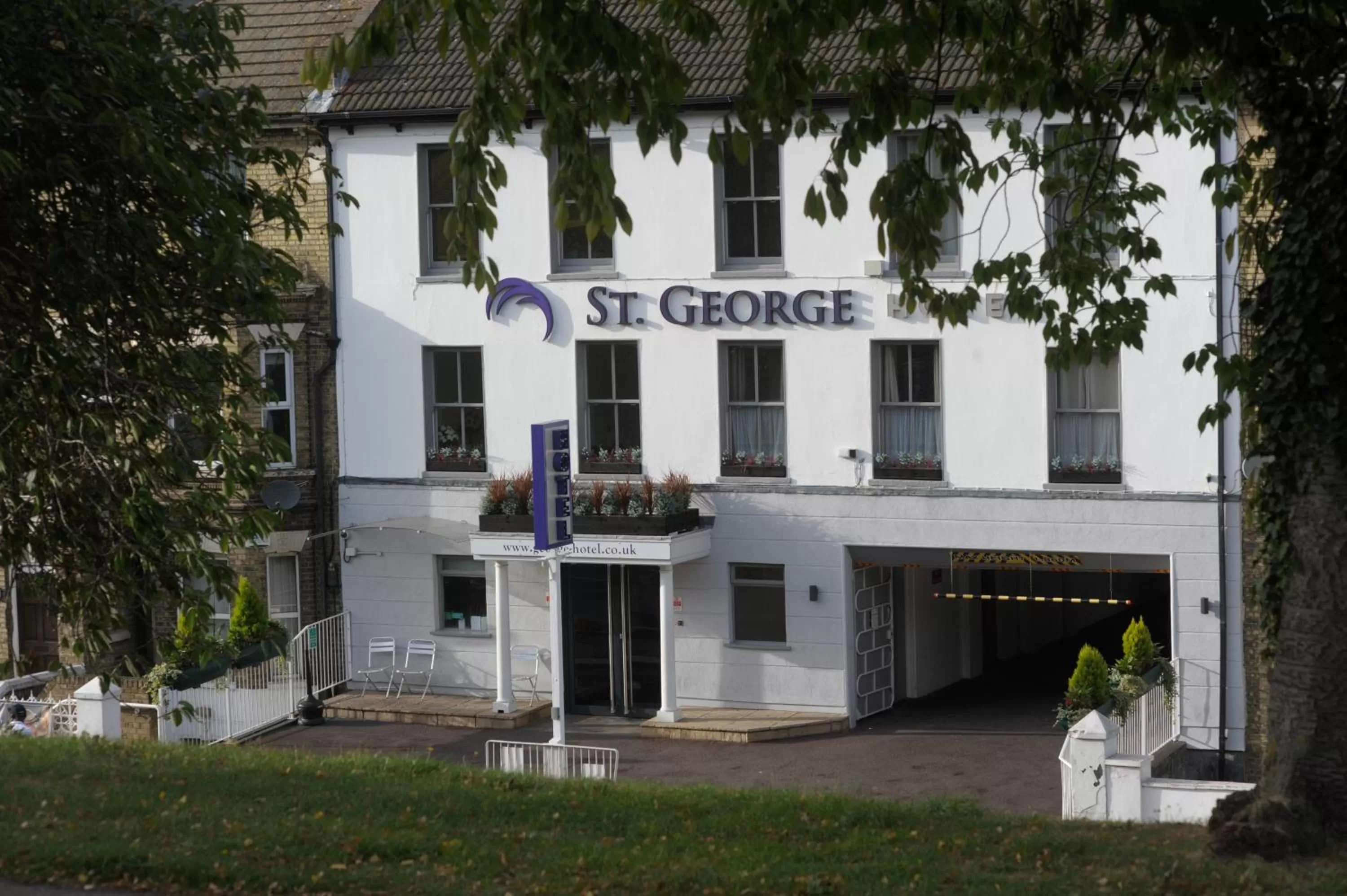 Property building in St George Hotel Rochester-Chatham