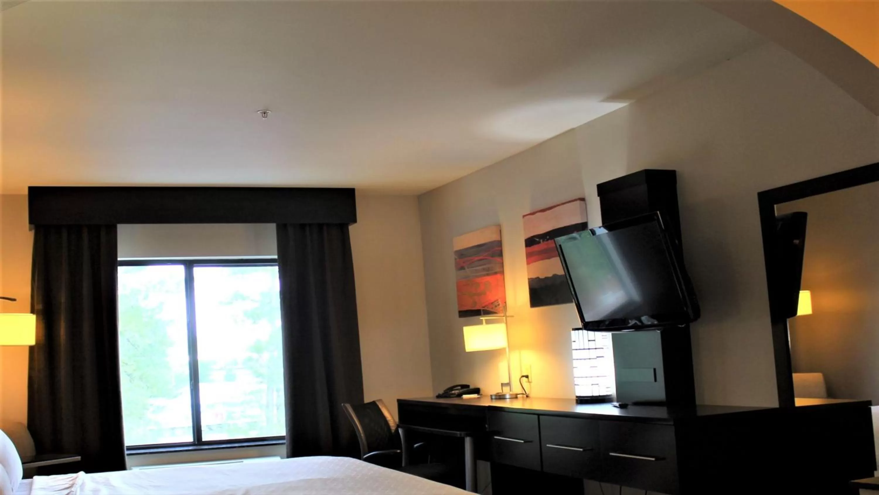 Photo of the whole room, Bed in Holiday Inn Express Hotels & Suites Rockingham West by IHG