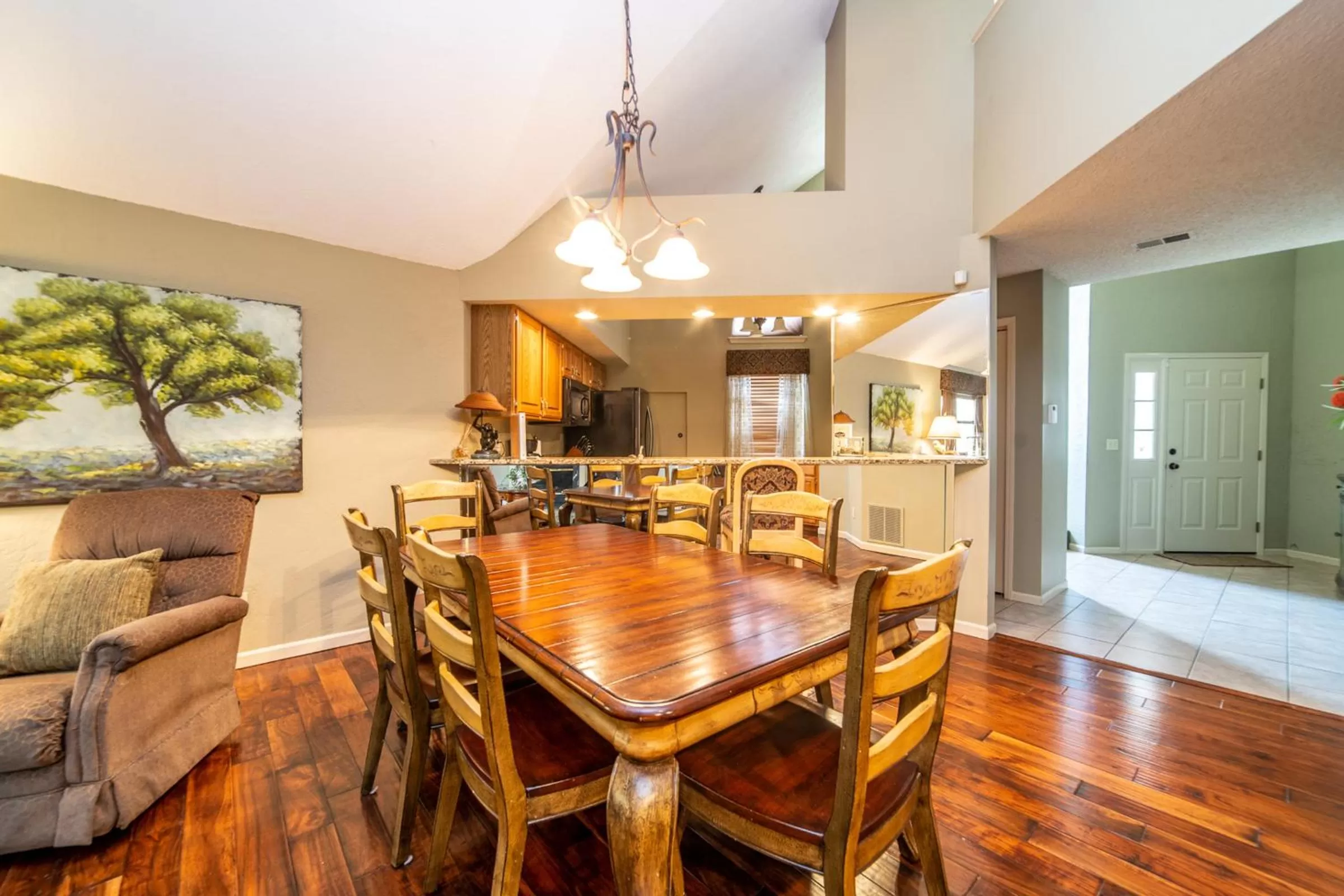 Dining area in Pointe Royale Golf Resort